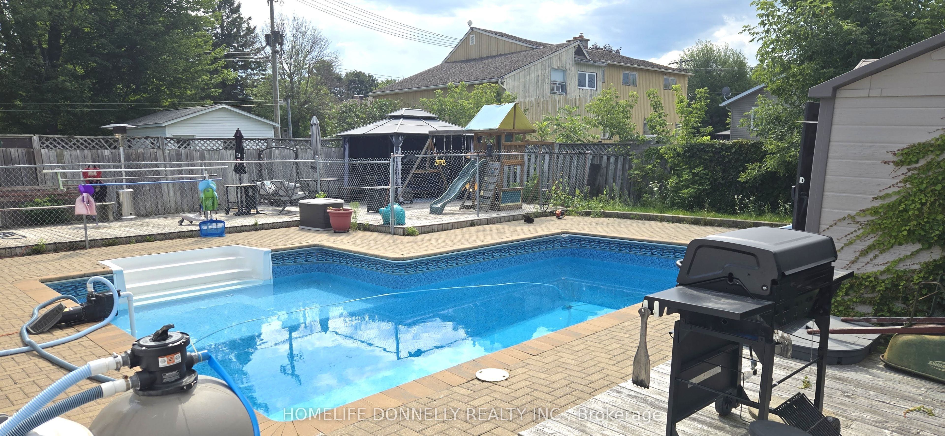 310 Dickson Street, Pembroke, ON K8A 2X5 photo 5