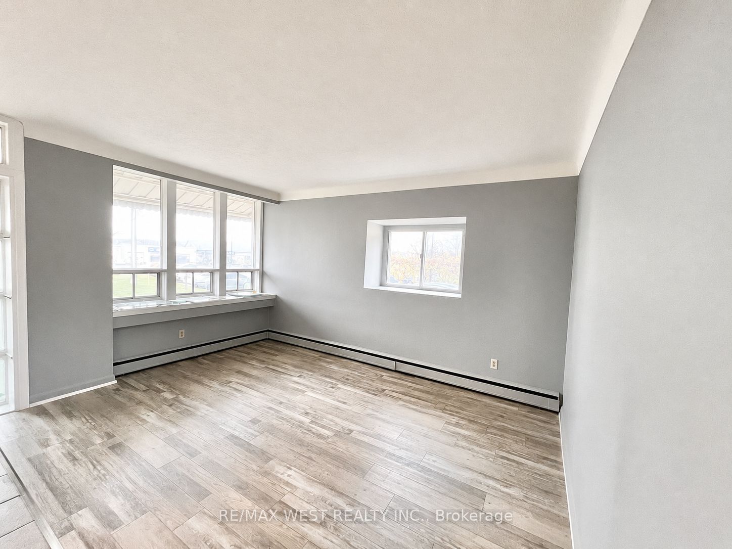 55 John Street N, Thorold, ON L2V 2S7 photo 3