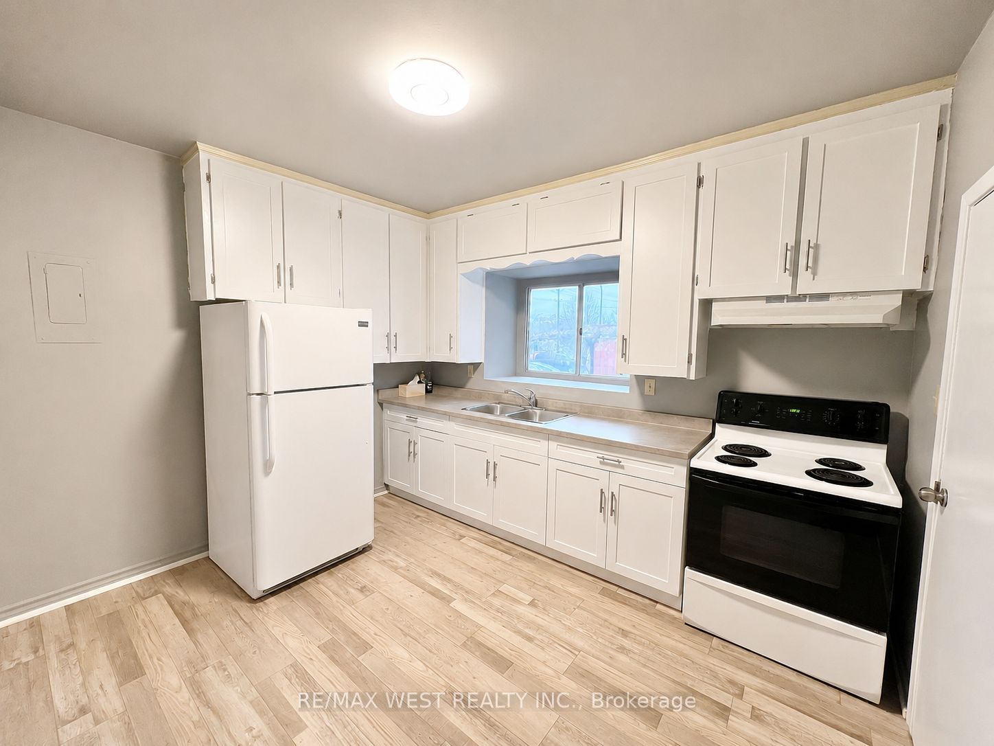 55 John Street N, Thorold, ON L2V 2S7 photo 5