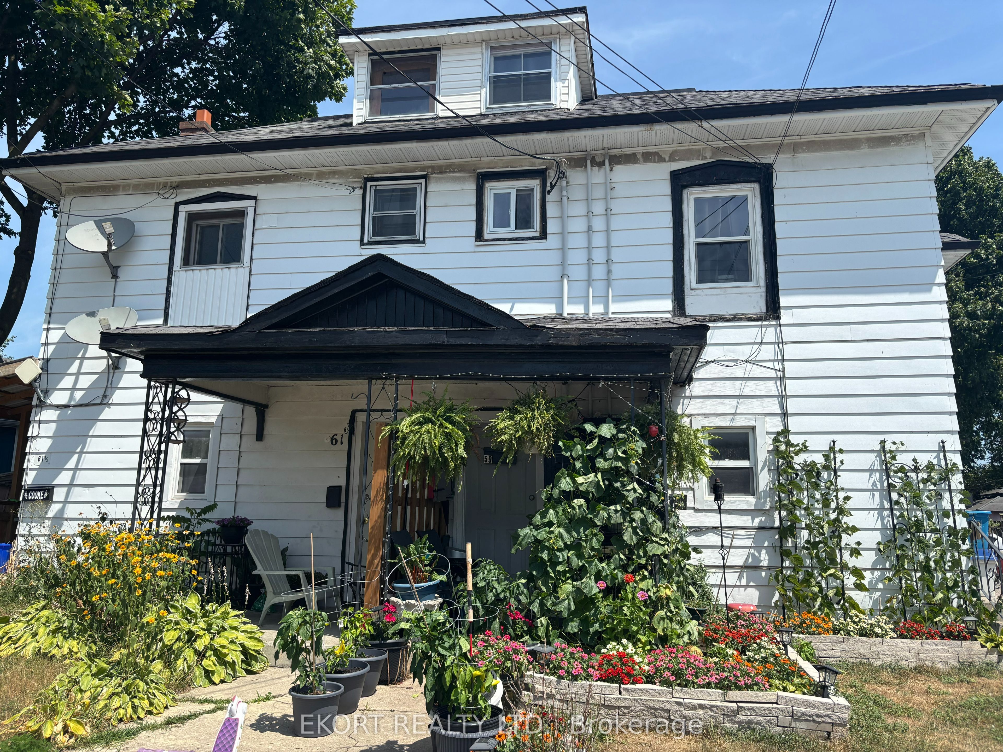 59-61 St Charles Street, Belleville, ON K8P 2W1 photo 2