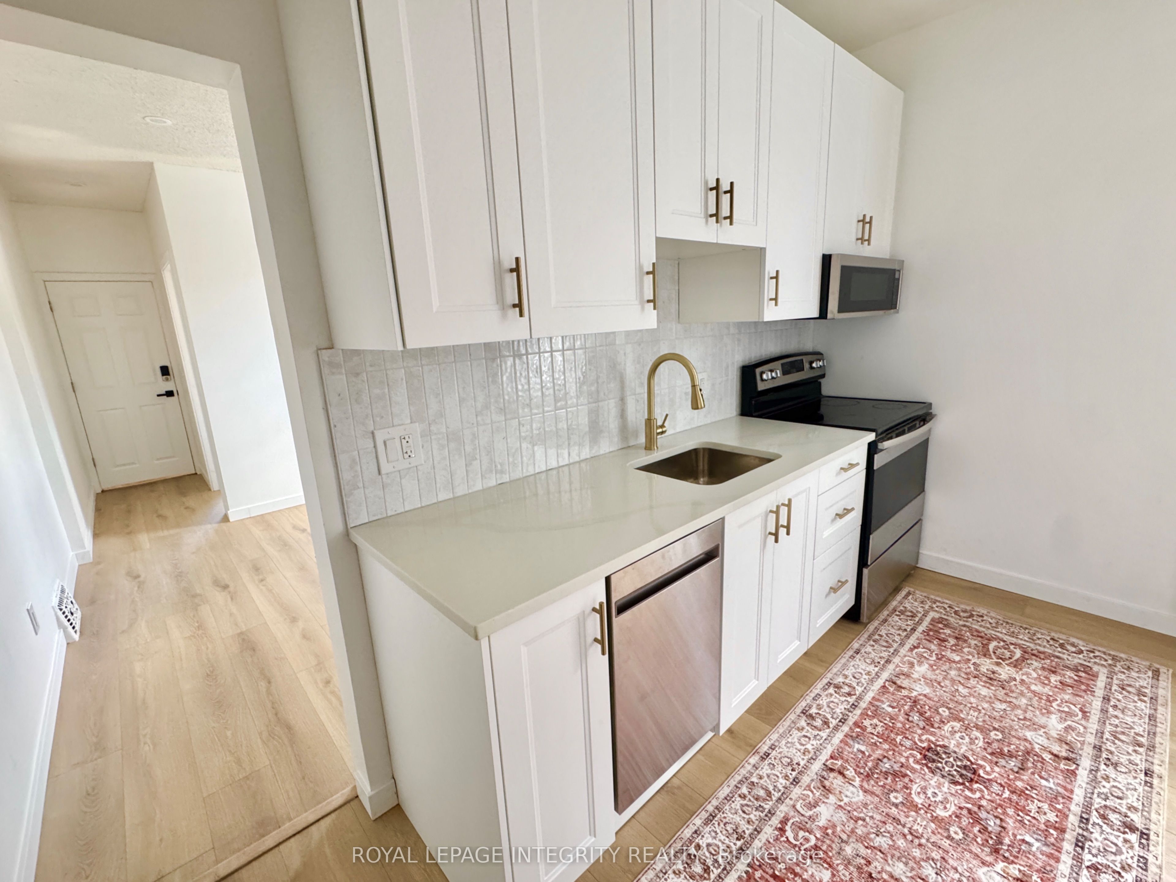 920 Gladstone Avenue 1, West Centre Town, ON K1R 6Y4
