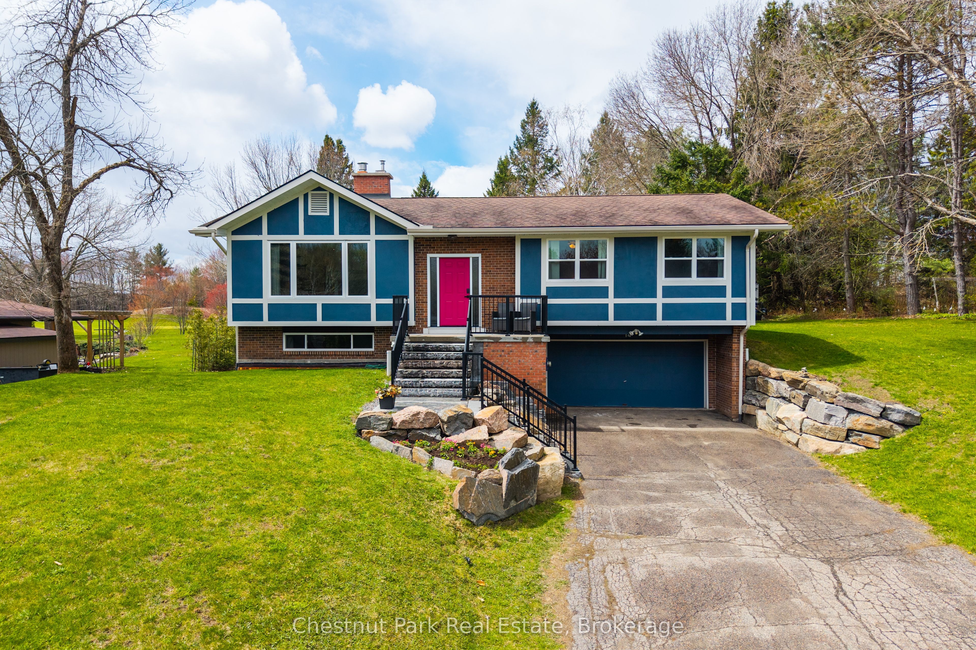 14 Curling Road, Bracebridge, ON P1L 1M6 photo 2