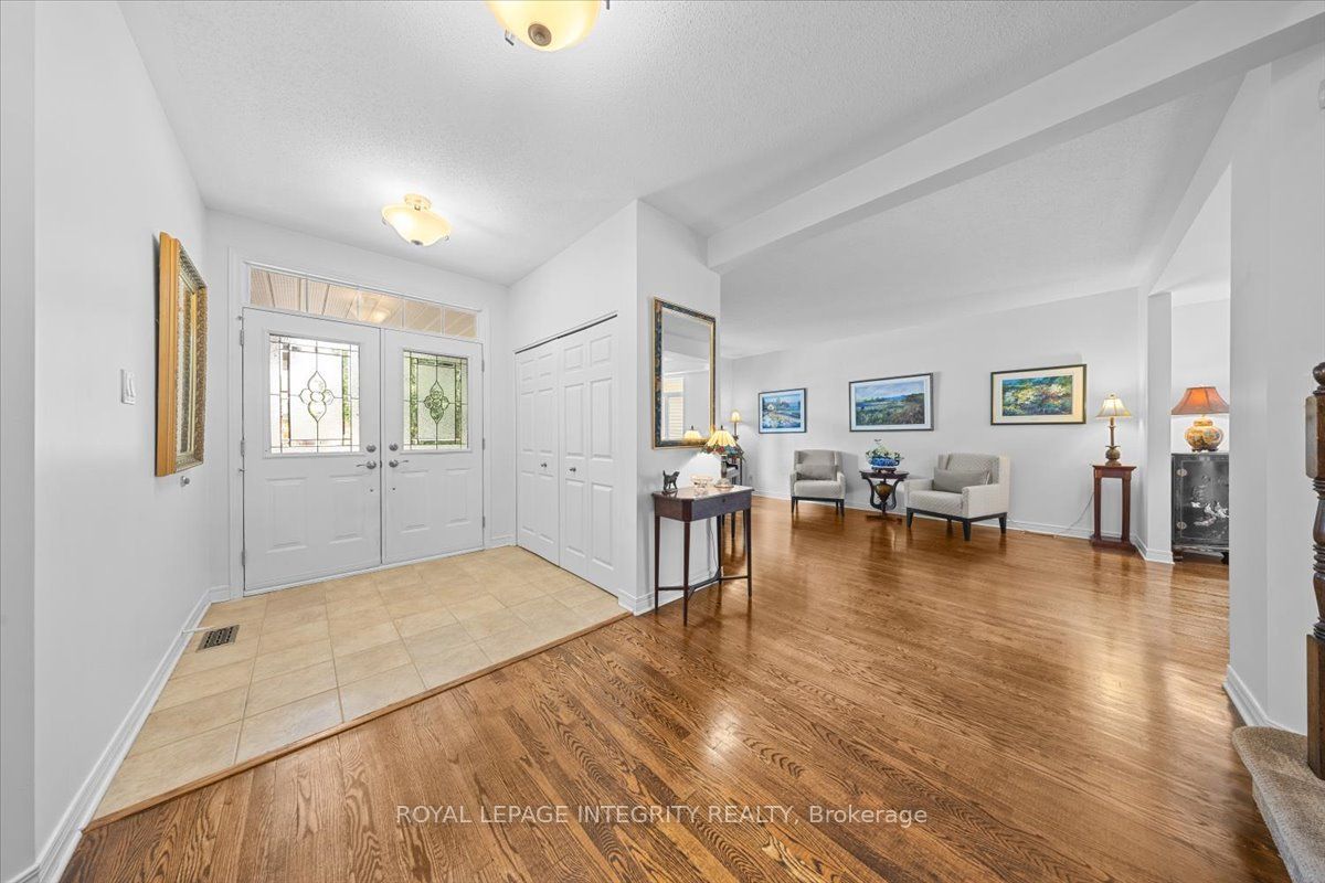 40 Bon Echo Crescent, Kanata, ON K2M 2W6 photo 4