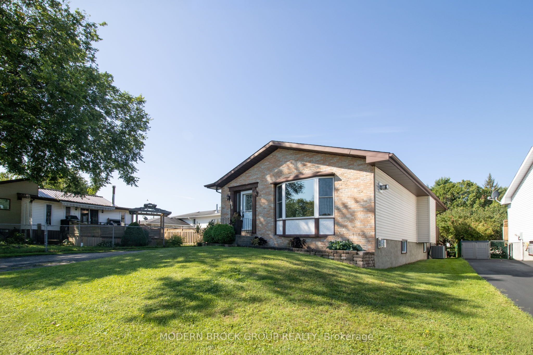 1610 Kensington Parkway, Brockville, ON K6V 6J2 photo 4