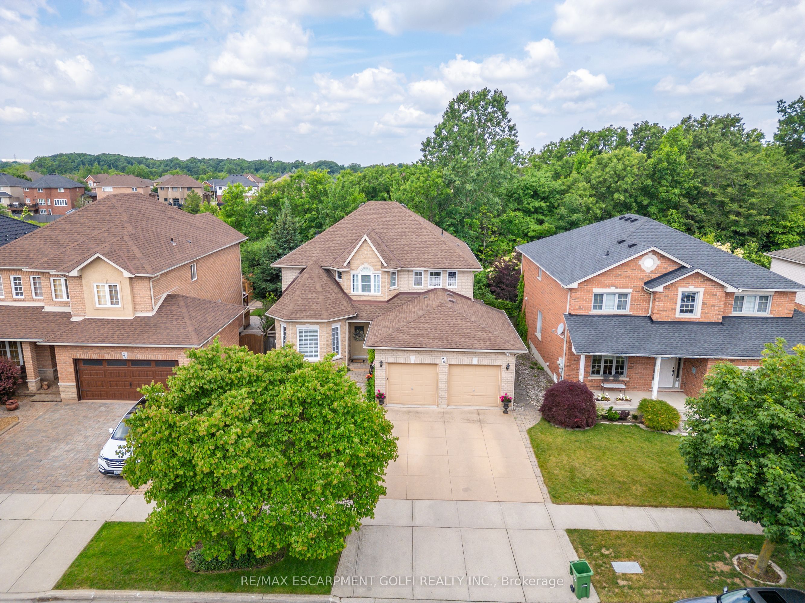 26 Shadetree Crescent, Hamilton, ON L8J 3X2