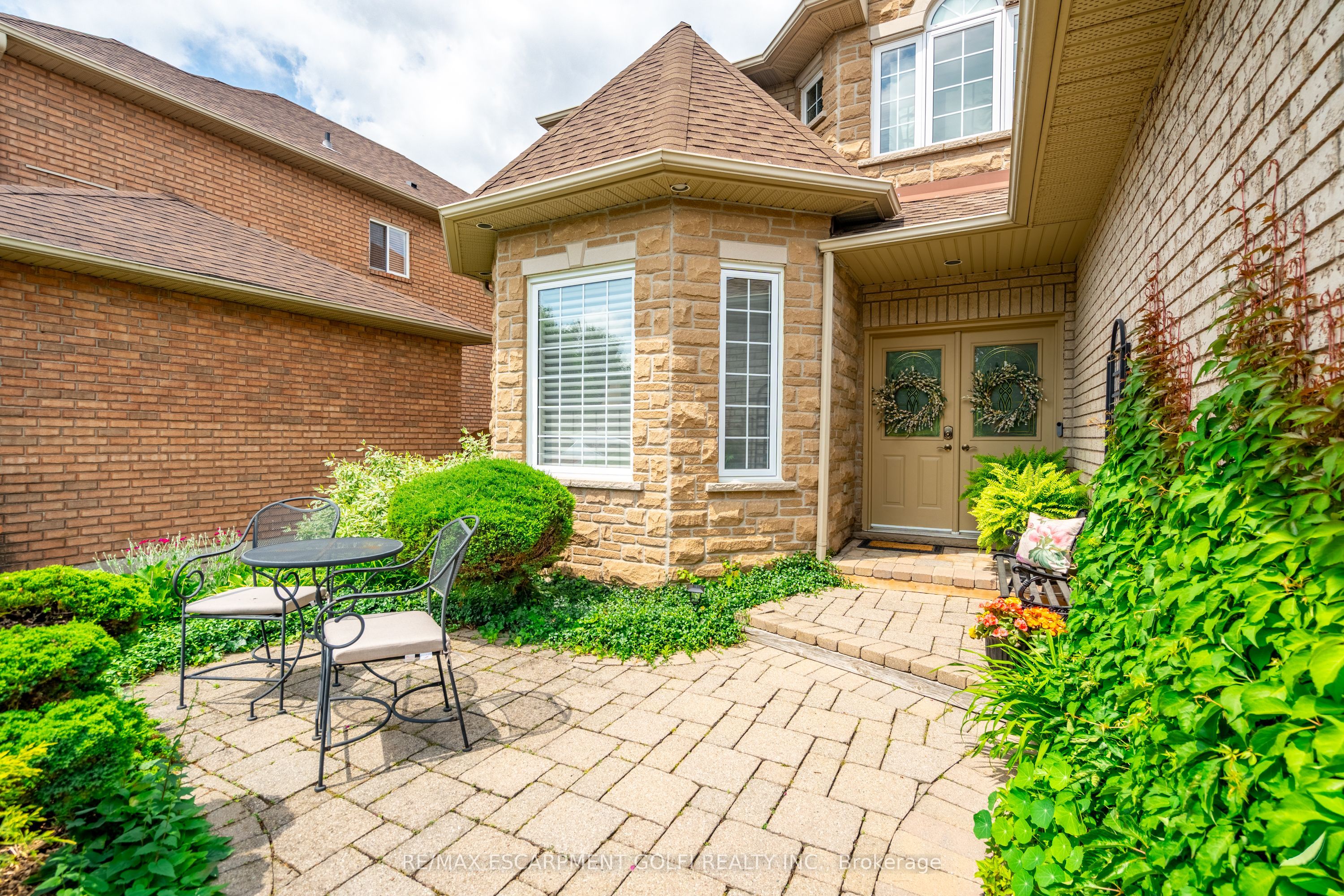 26 Shadetree Crescent, Hamilton, ON L8J 3X2 photo 4