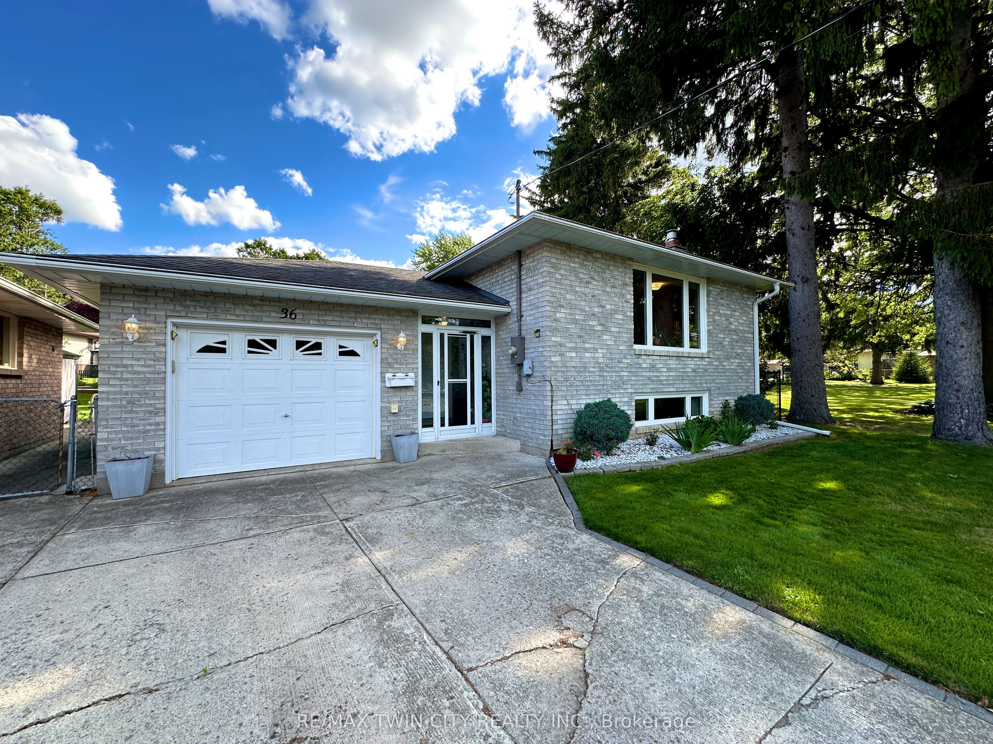 36 Oakhill Drive N, Brantford, ON N3T 1R1 photo 4