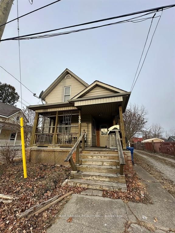 33 Richmond Street, Chatham-Kent, ON N7M 1N5