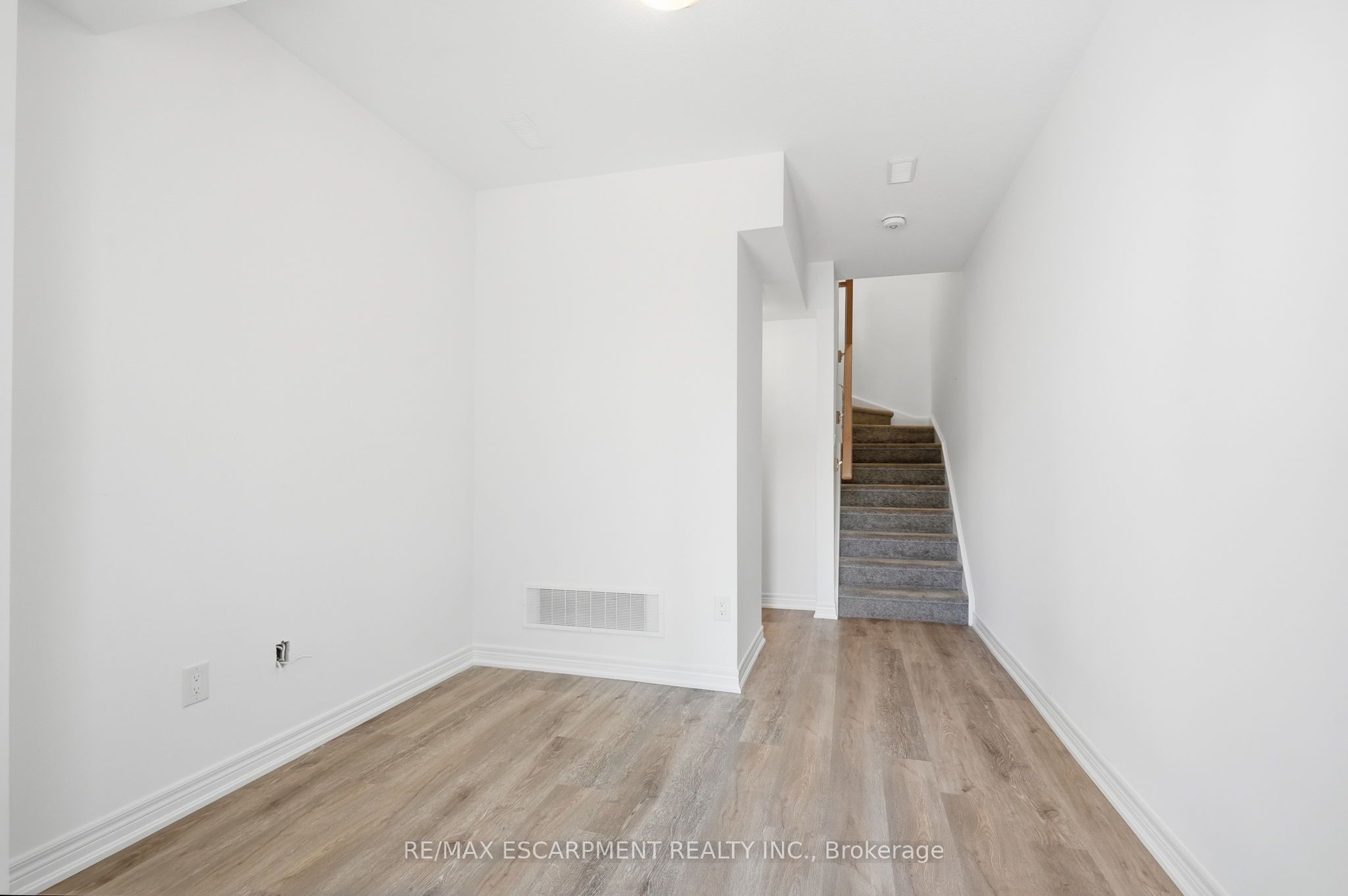 19 Roxanne Drive 119, Hamilton, ON L8H 0B6 photo 4