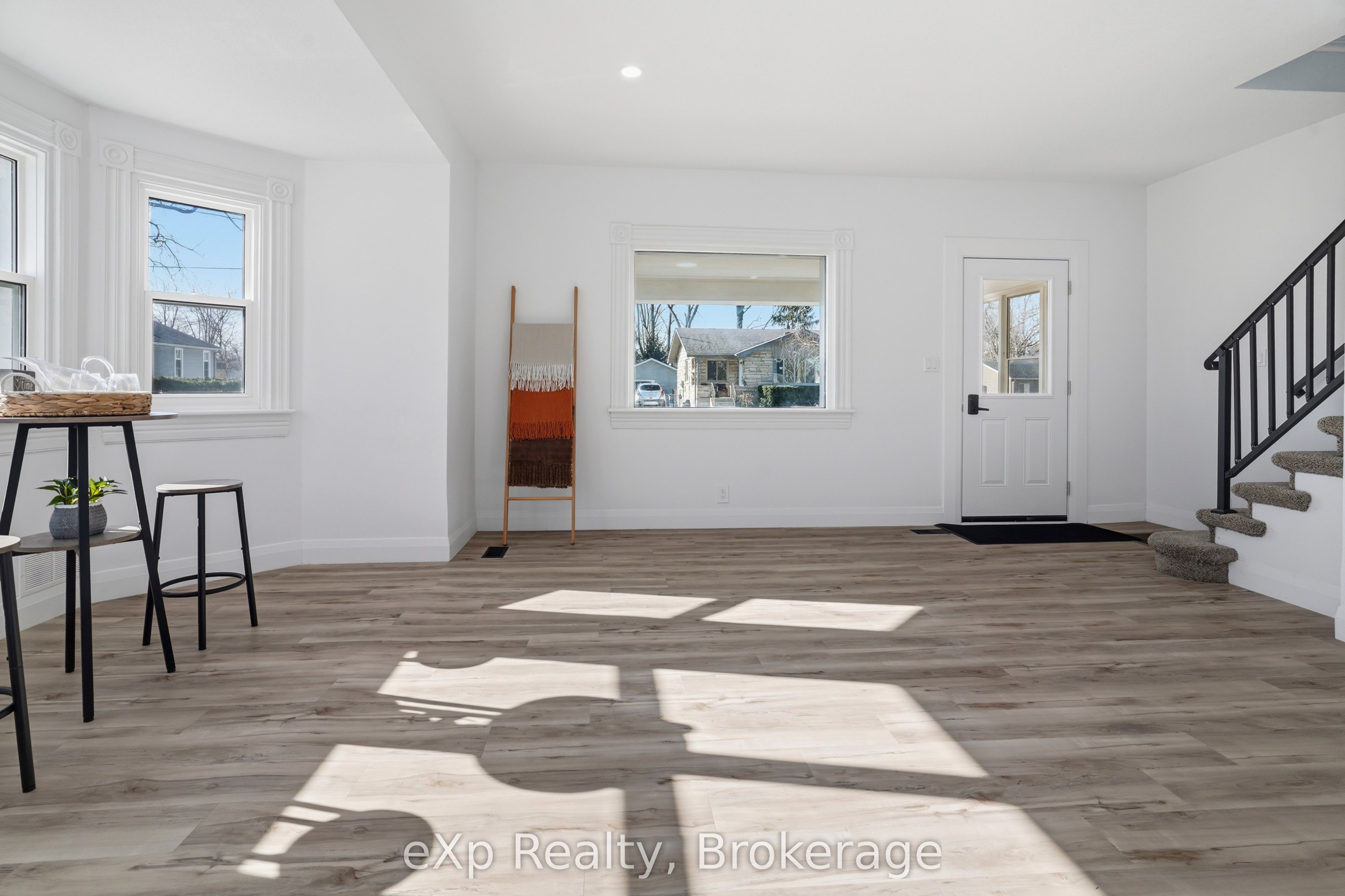 192 William Street W, North Middlesex, ON N0M 2K0 photo 5
