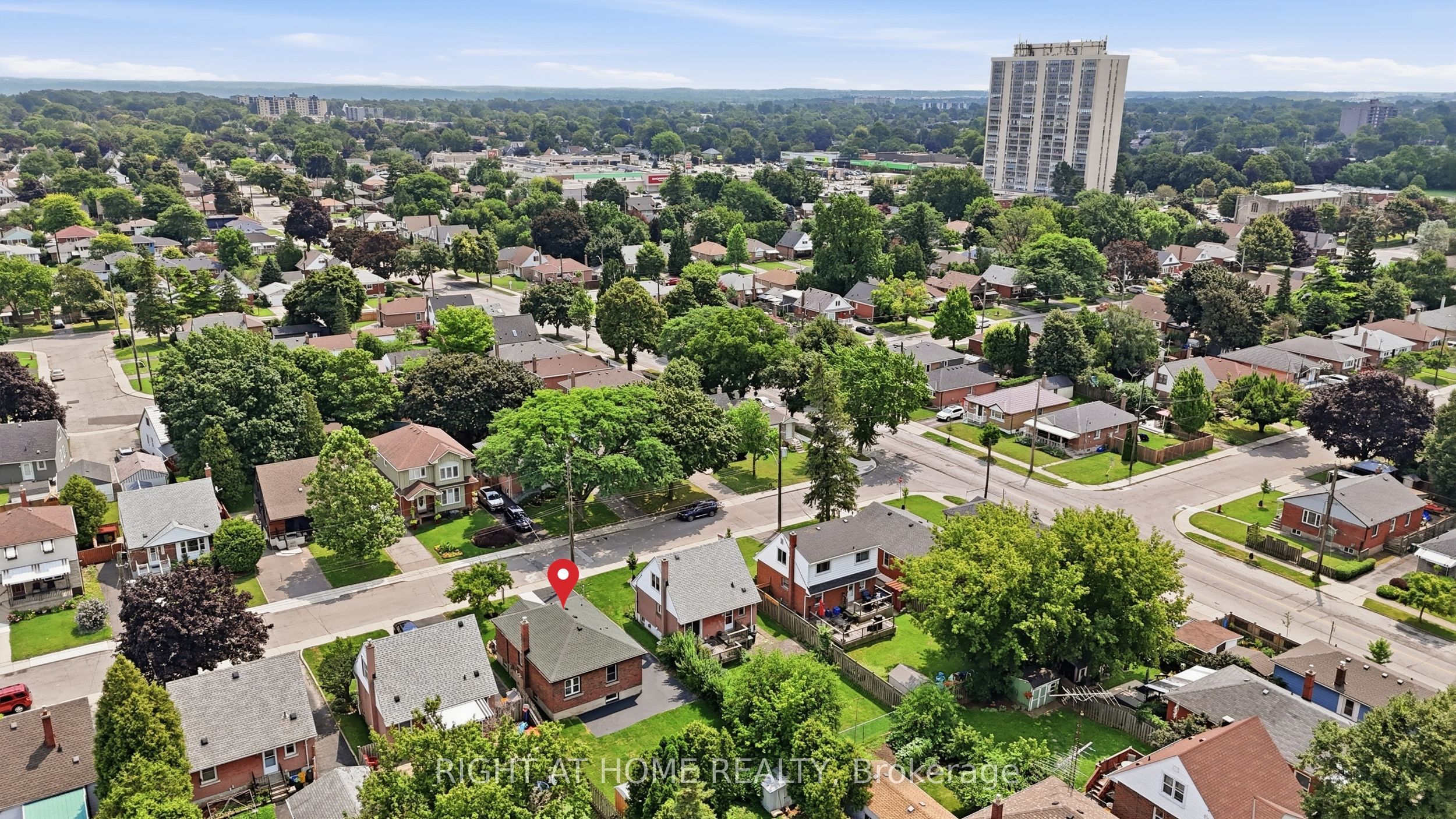 156 E36th Street Main, Hamilton, ON L8V 3Z4 photo 3