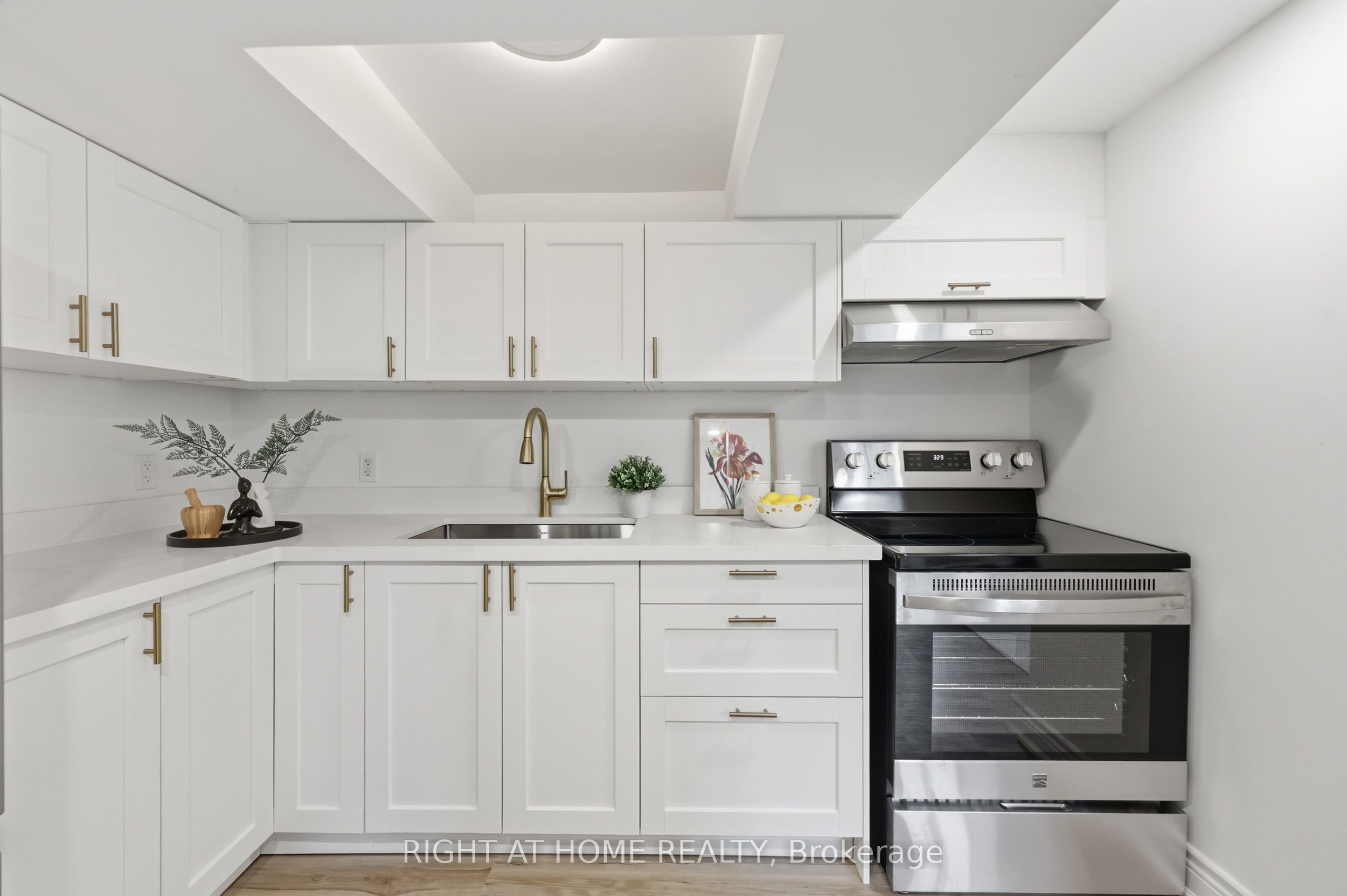 156 E36th Street Basement, Hamilton, ON L8V 3Z4 photo 4