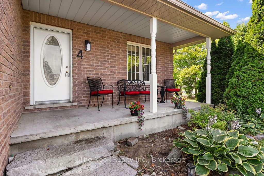 4 Champlain Boulevard, Kawartha Lakes, ON K9V 0H9 photo 4