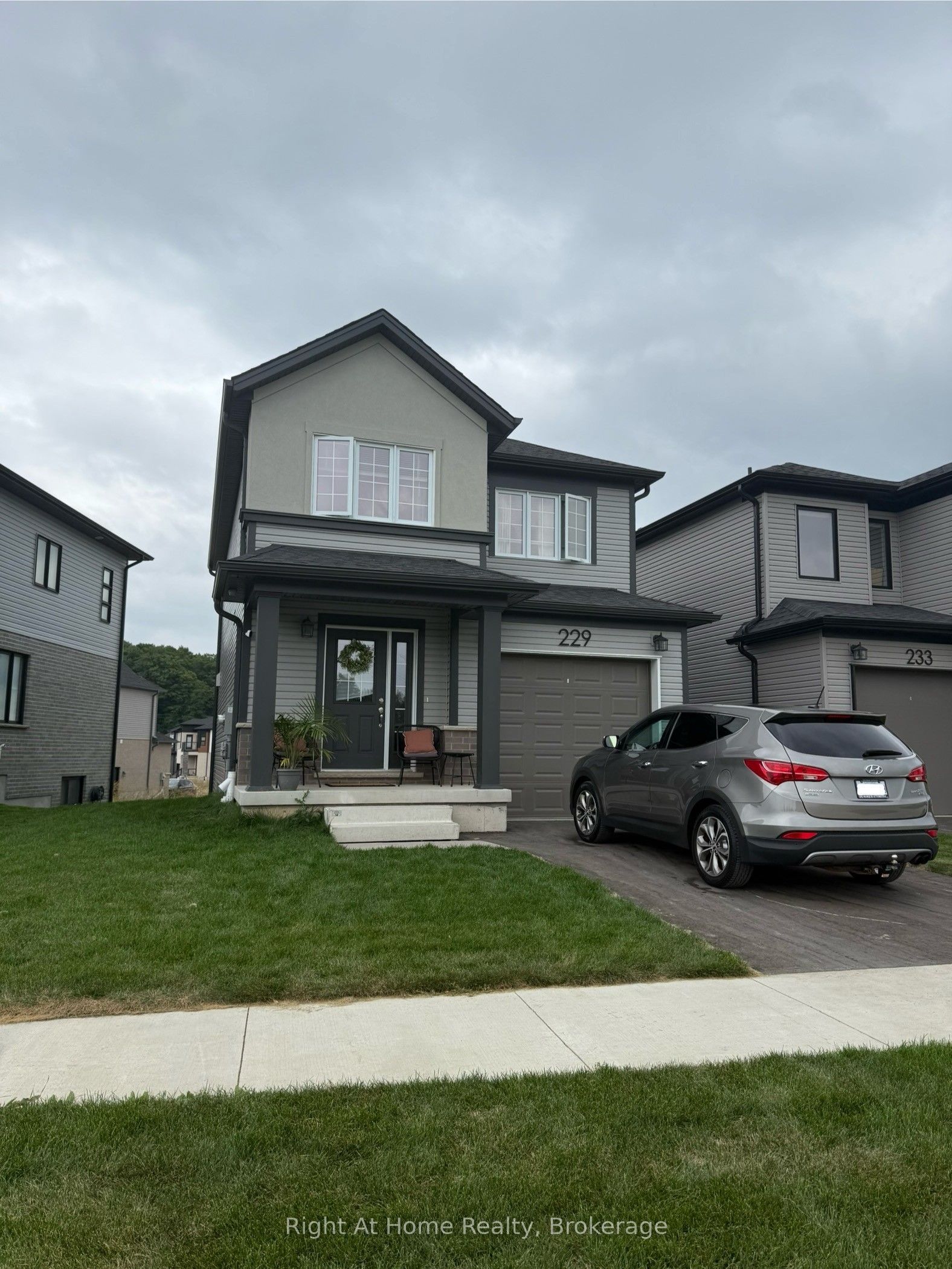217 Benninger Drive Upper, Kitchener, ON N2E 0K1