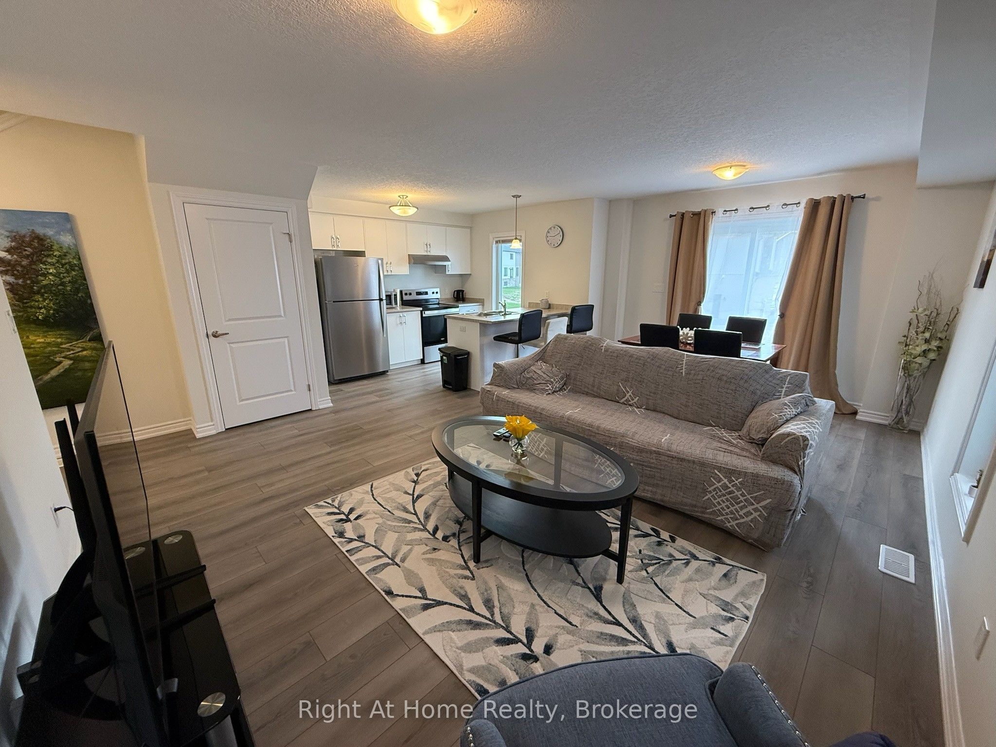 217 Benninger Drive Upper, Kitchener, ON N2E 0K1 photo 4