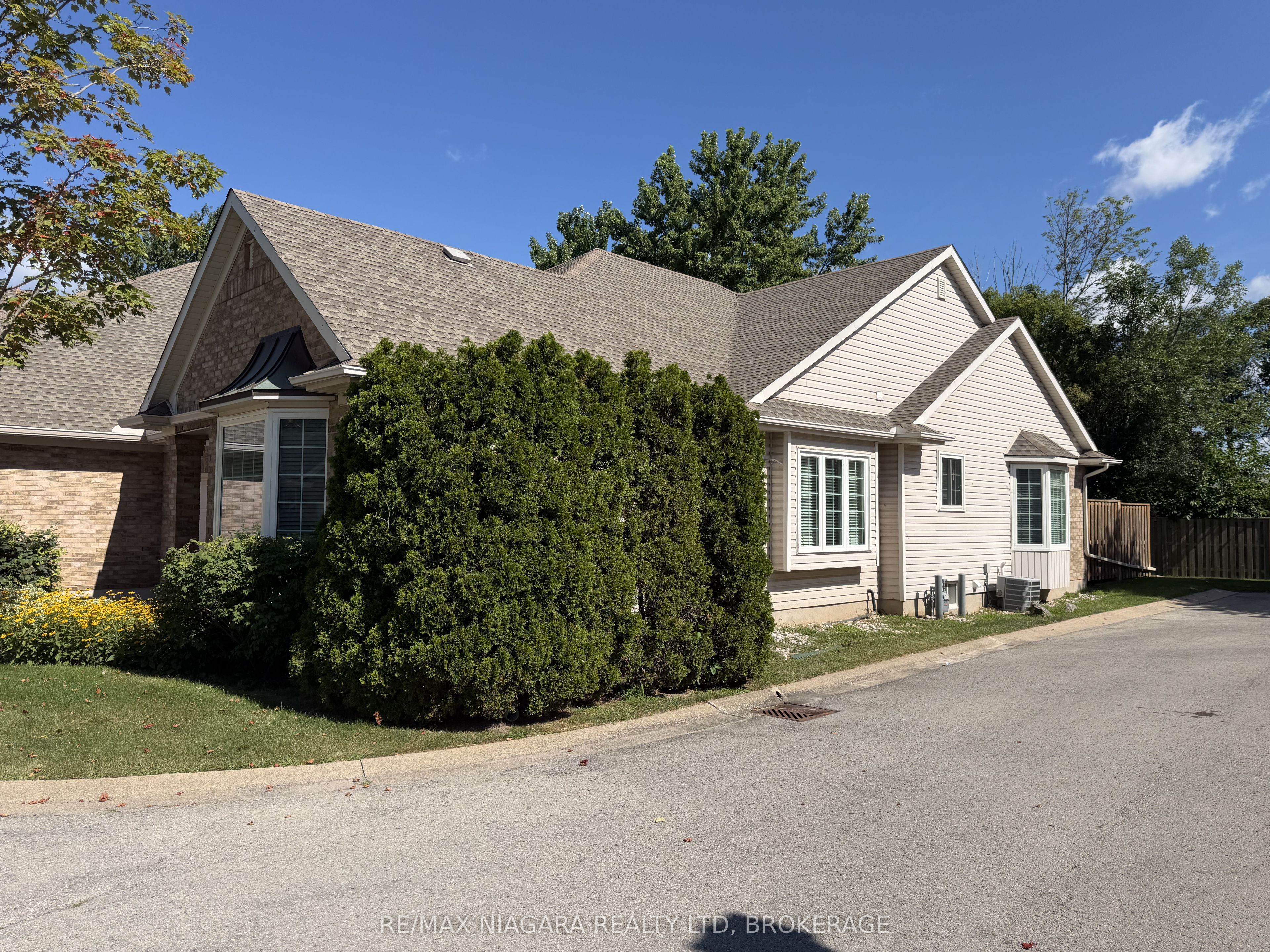 3516 Main Street 19, Niagara Falls, ON L2G 6A6 photo 2