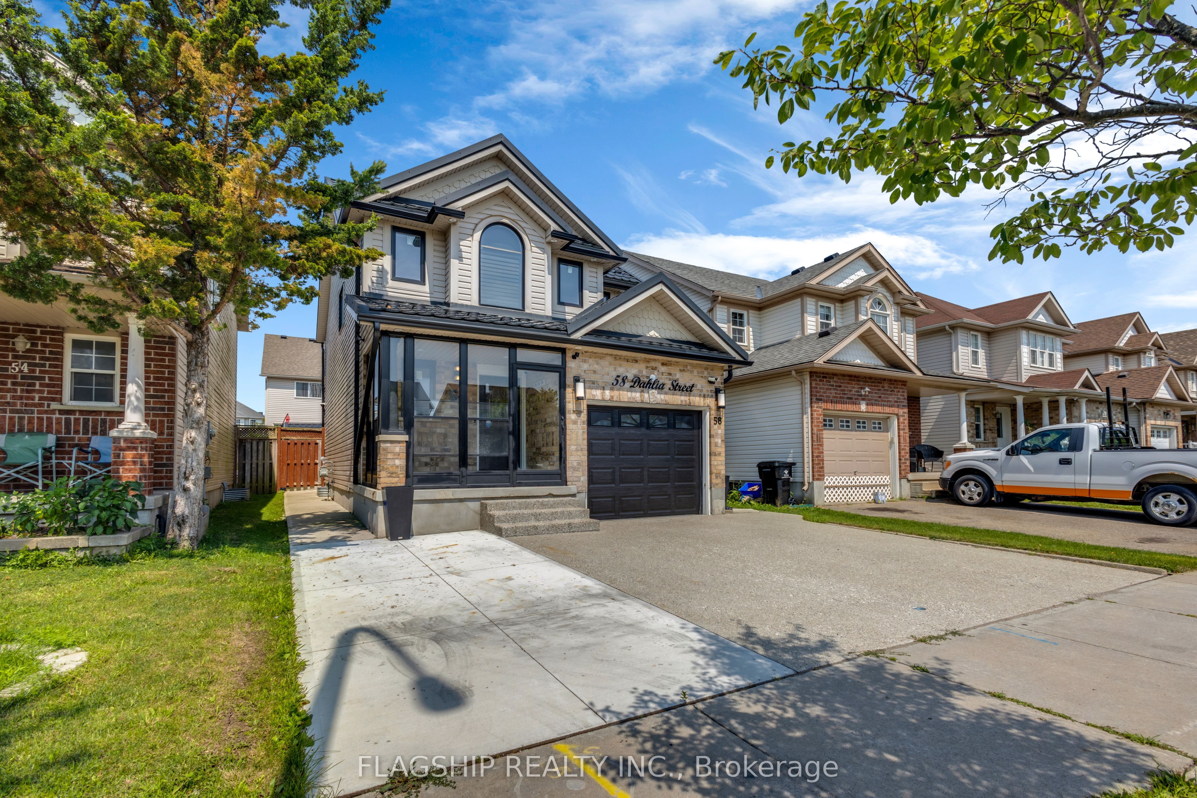 58 Dahlia Street, Kitchener, ON N2E 4B1 photo 2