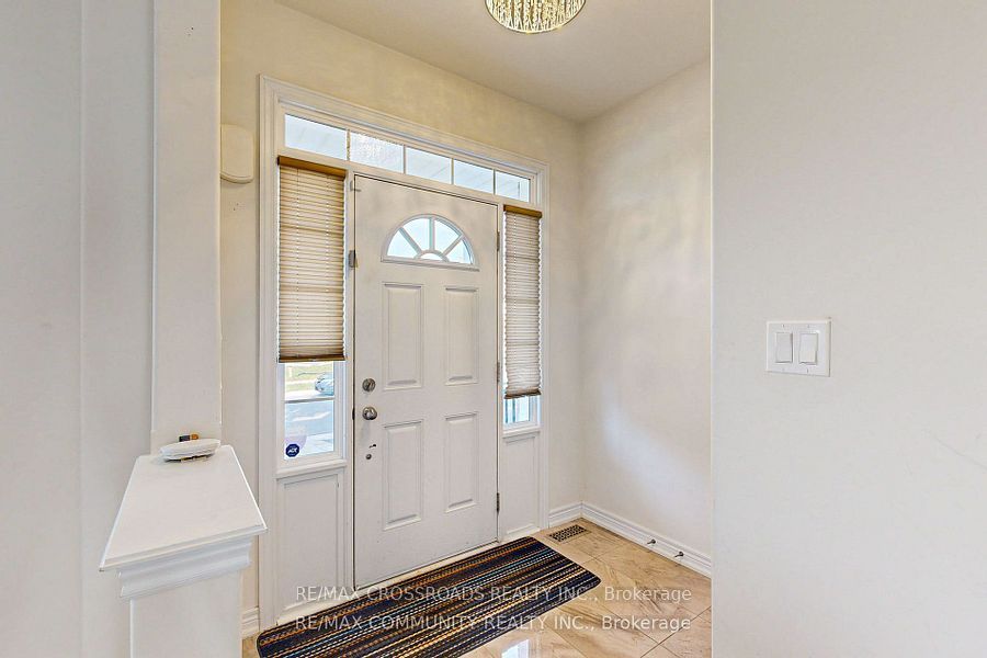 634 Grange Way, Peterborough, ON K9H 7M1 photo 3