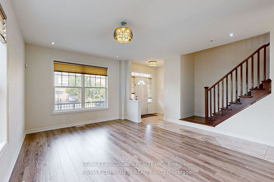 634 Grange Way, Peterborough, ON K9H 7M1 photo 4