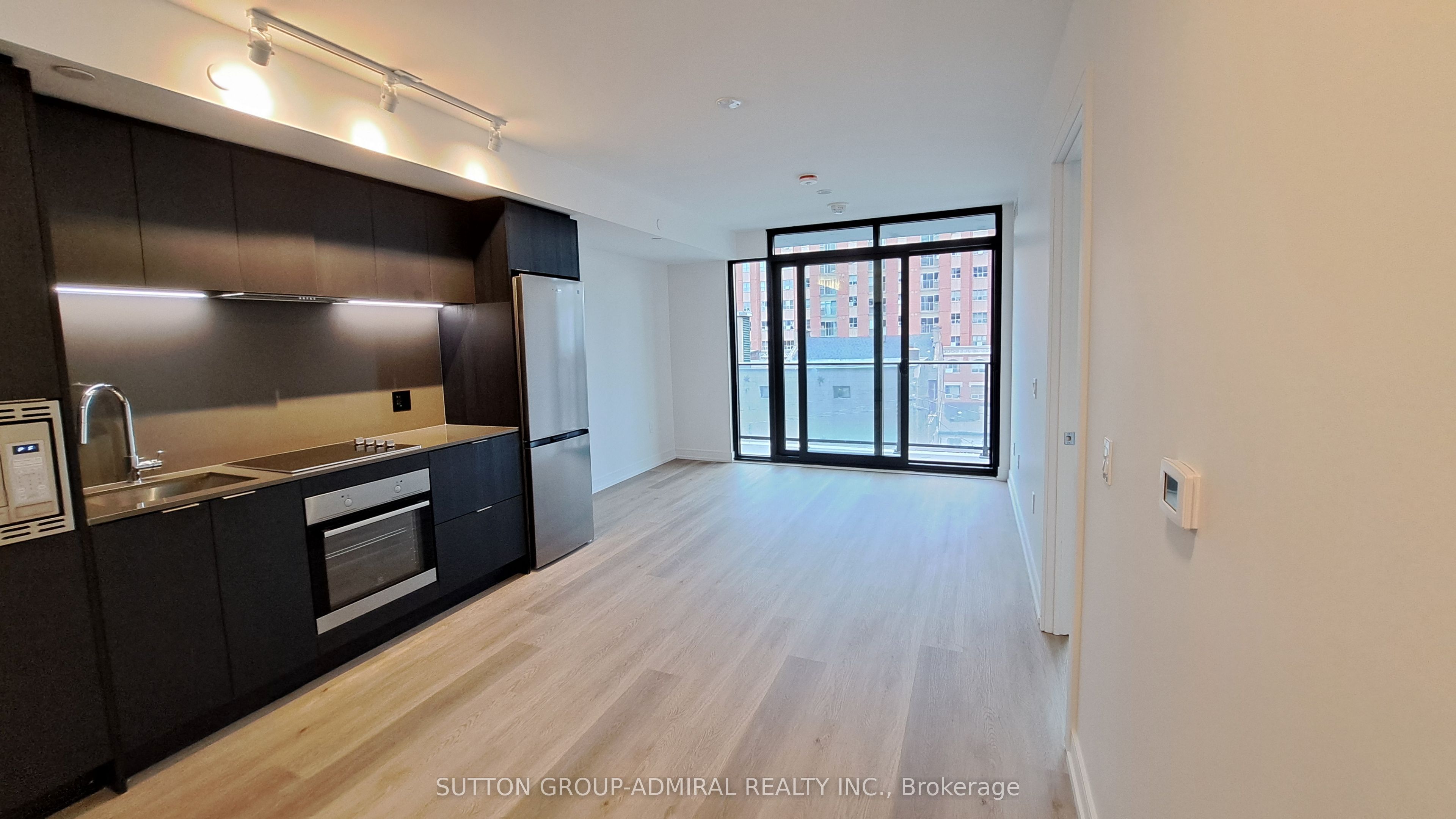 1 Jarvis Street 506, Hamilton, ON L8R 3J2 photo 2