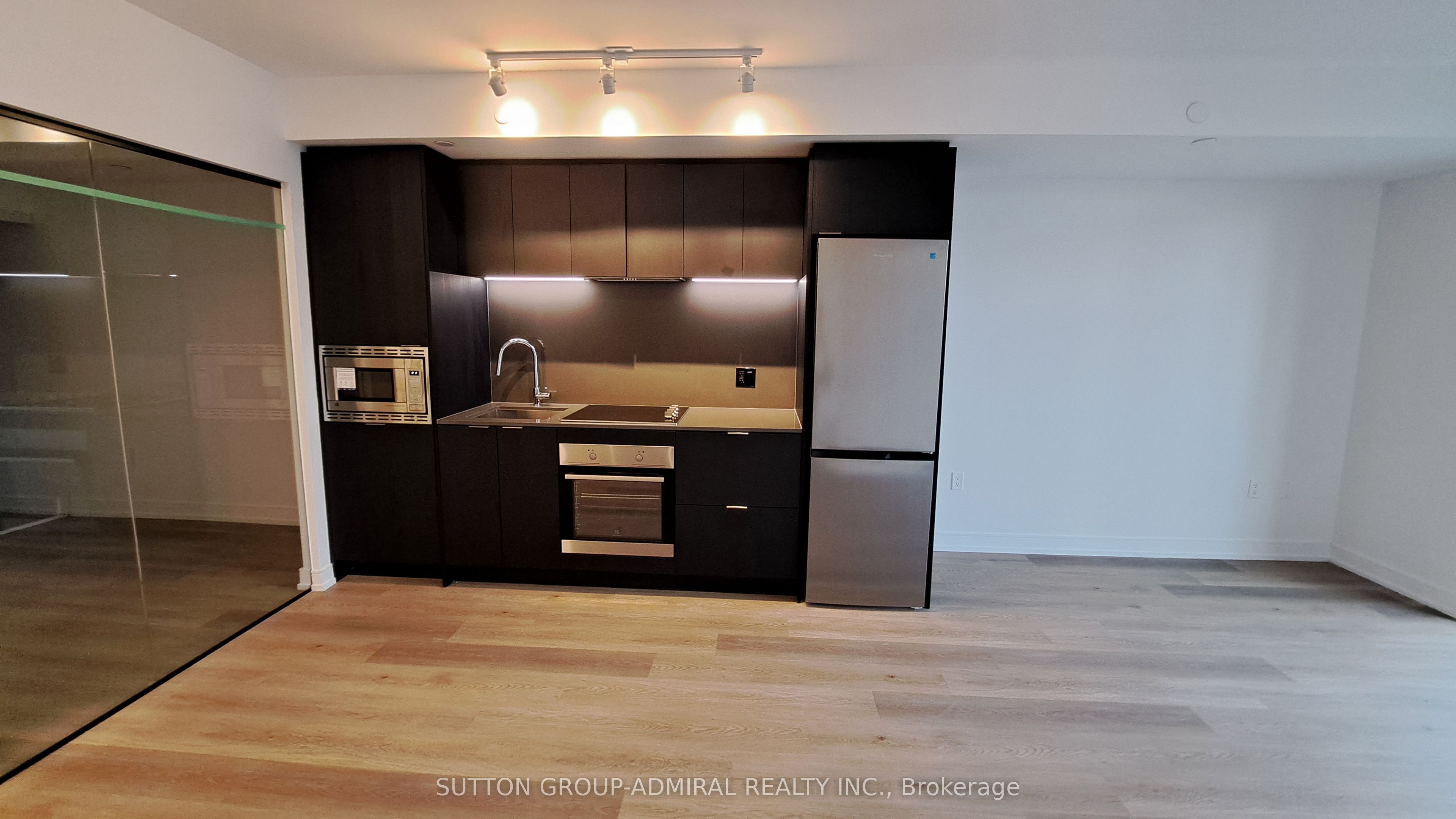1 Jarvis Street 506, Hamilton, ON L8R 3J2 photo 5