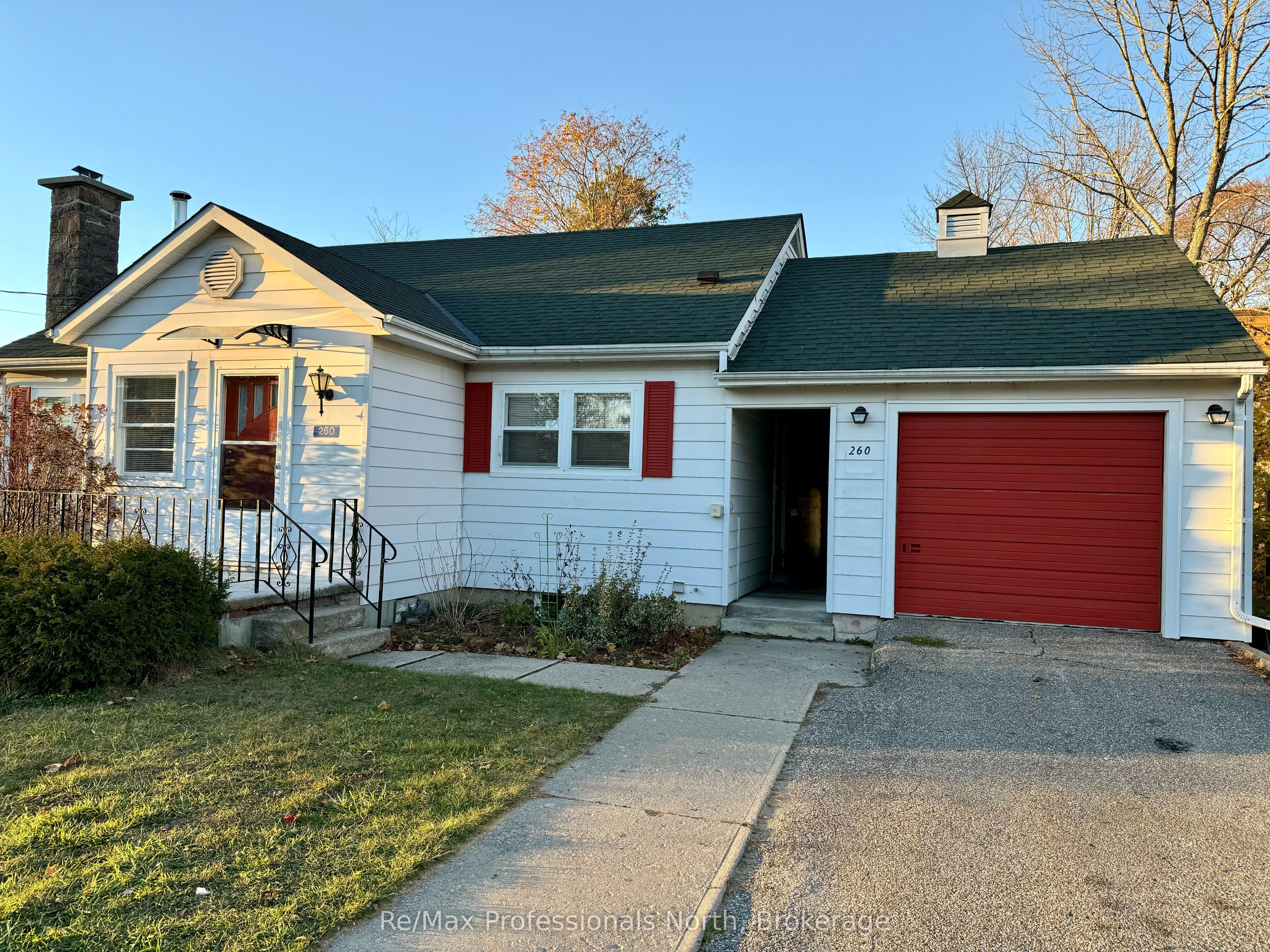 260 Isaac Street, Gravenhurst, ON P1P 1G2