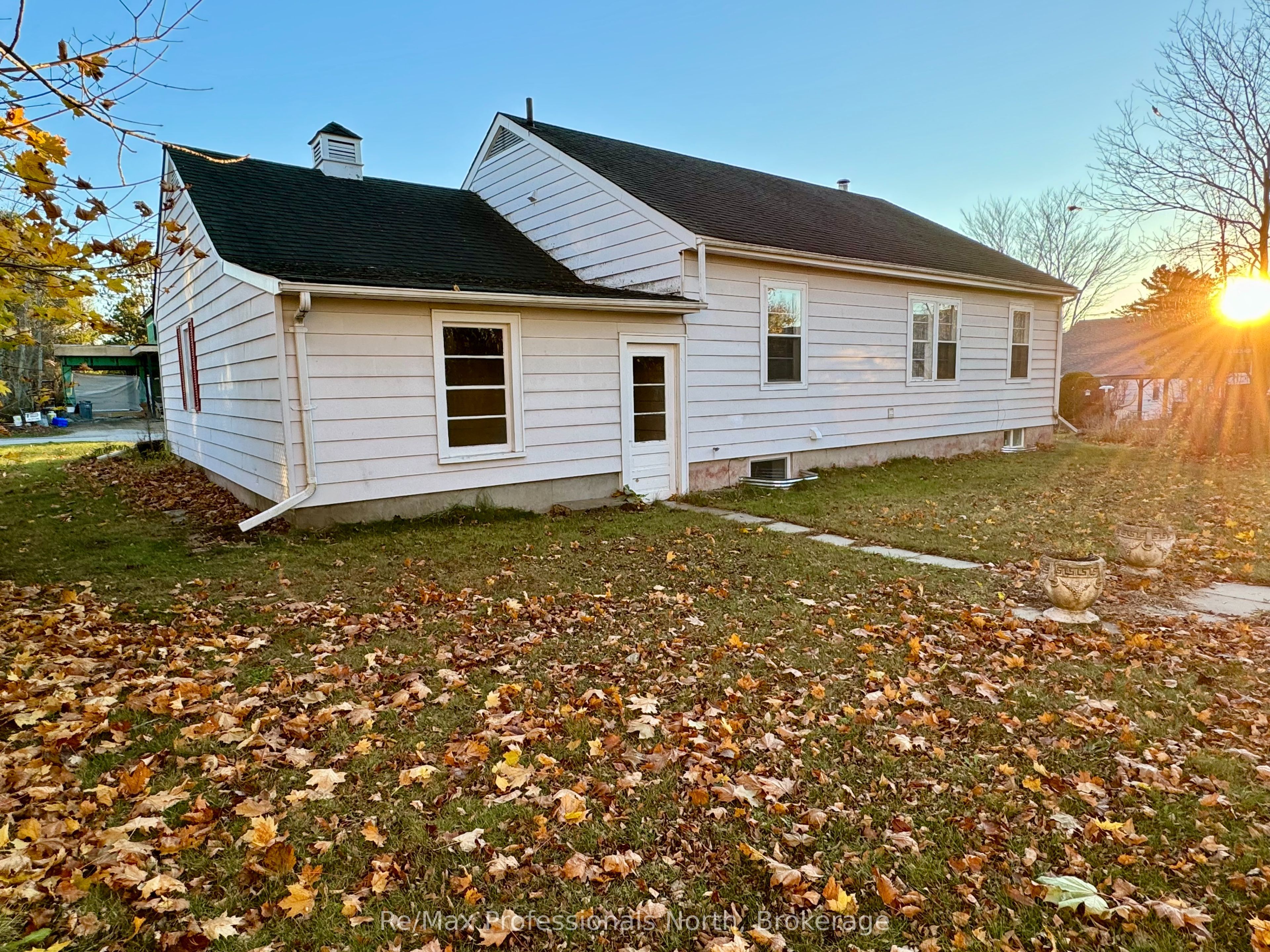 260 Isaac Street, Gravenhurst, ON P1P 1G2 photo 3