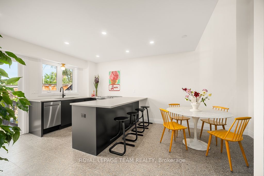 575 OLD ST PATRICK Street 17, Lower Town - Sandy Hill, ON K1N 9H5 photo 4