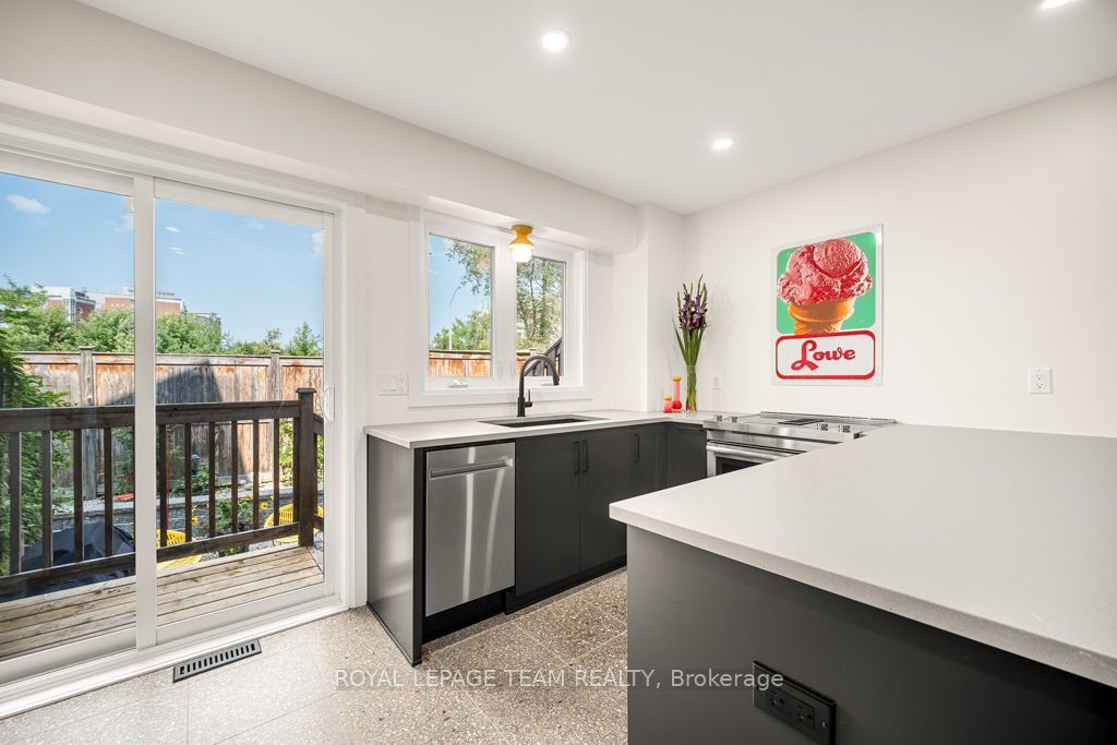 575 OLD ST PATRICK Street 17, Lower Town - Sandy Hill, ON K1N 9H5 photo 5