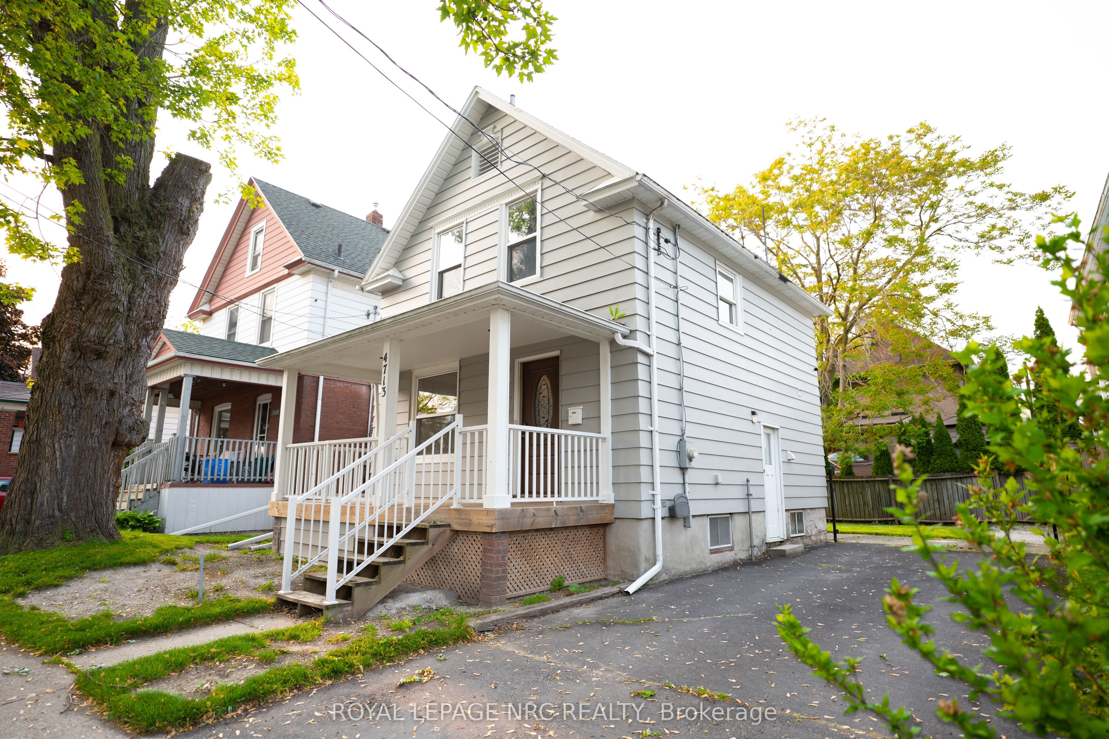 4713 Cookman Crescent N, Niagara Falls, ON L2E 1C1 photo 2