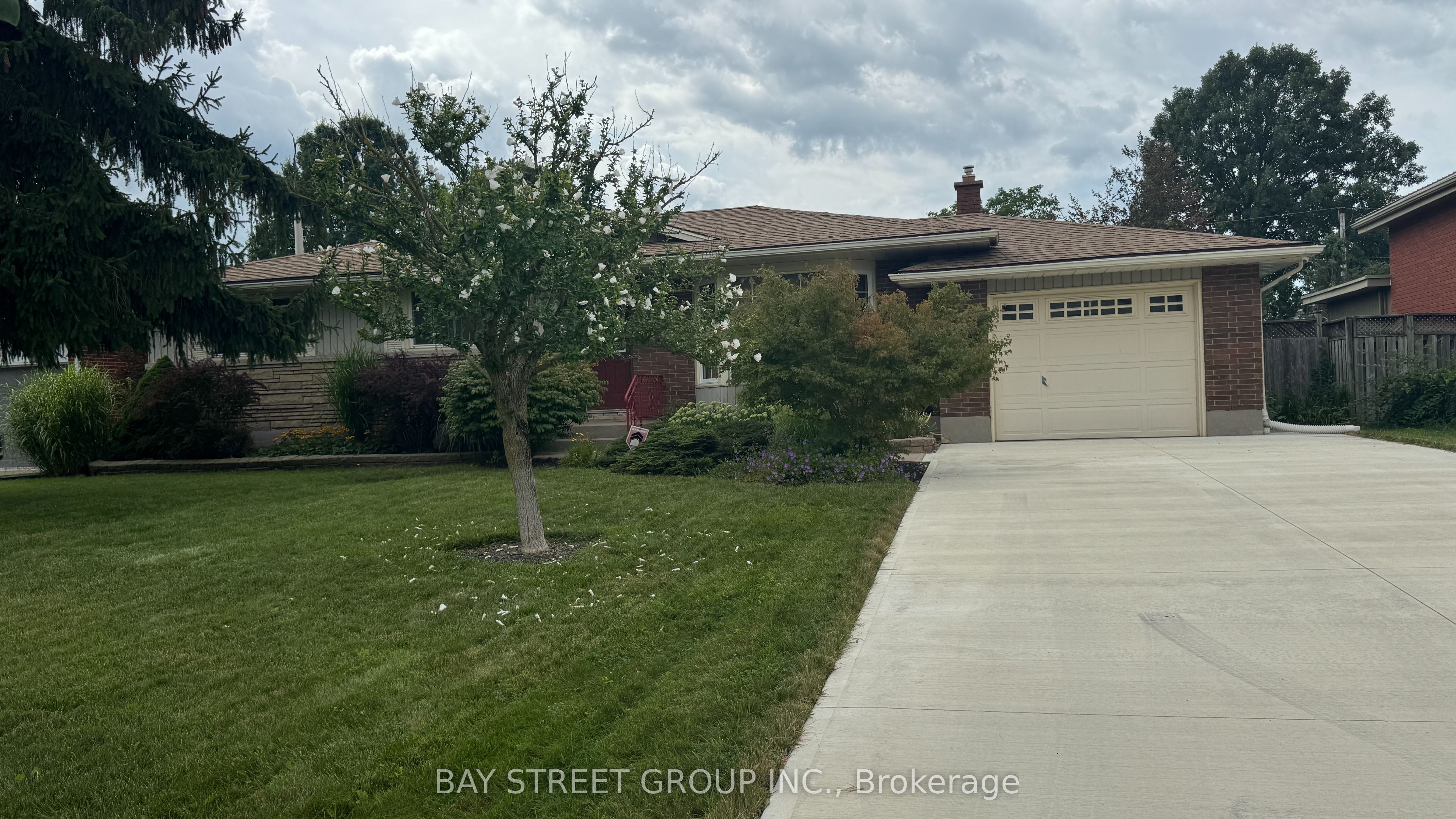 20 WINDERMERE Road, St. Catharines, ON L2T 3W2