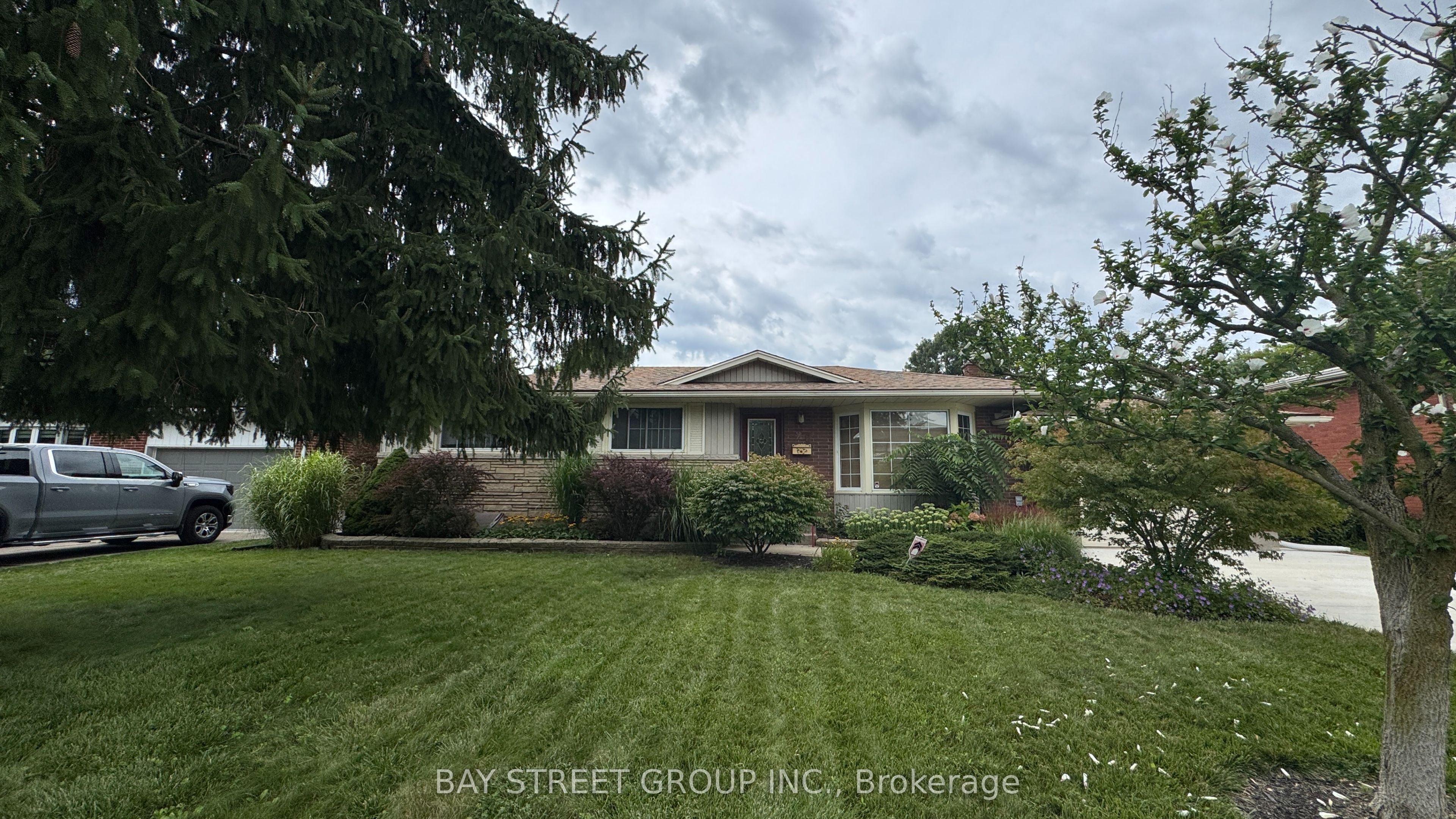 20 WINDERMERE Road, St. Catharines, ON L2T 3W2 photo 2