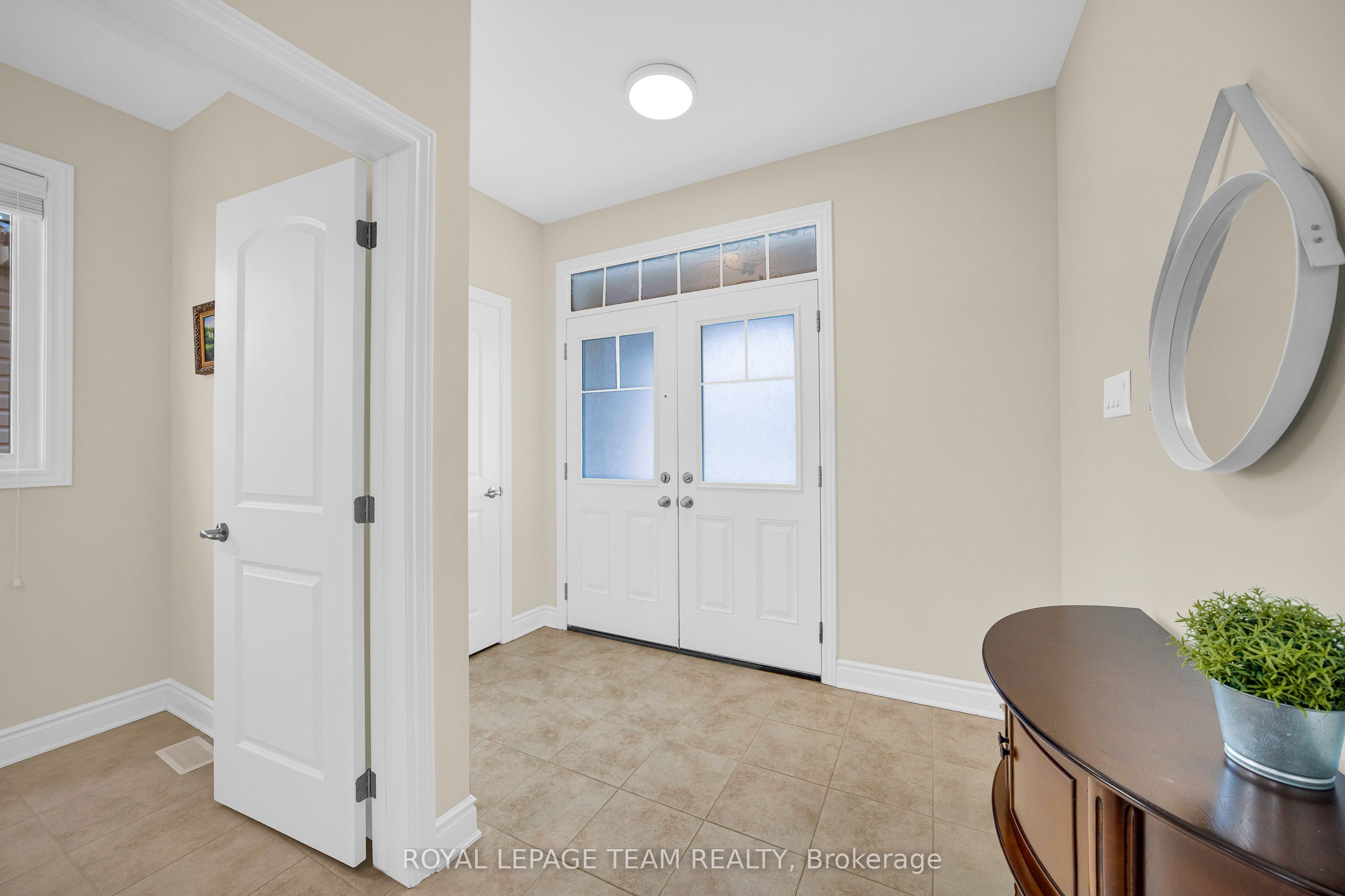 607 Parade Drive, Stittsville - Munster - Richmond, ON K2S 0Y5 photo 4