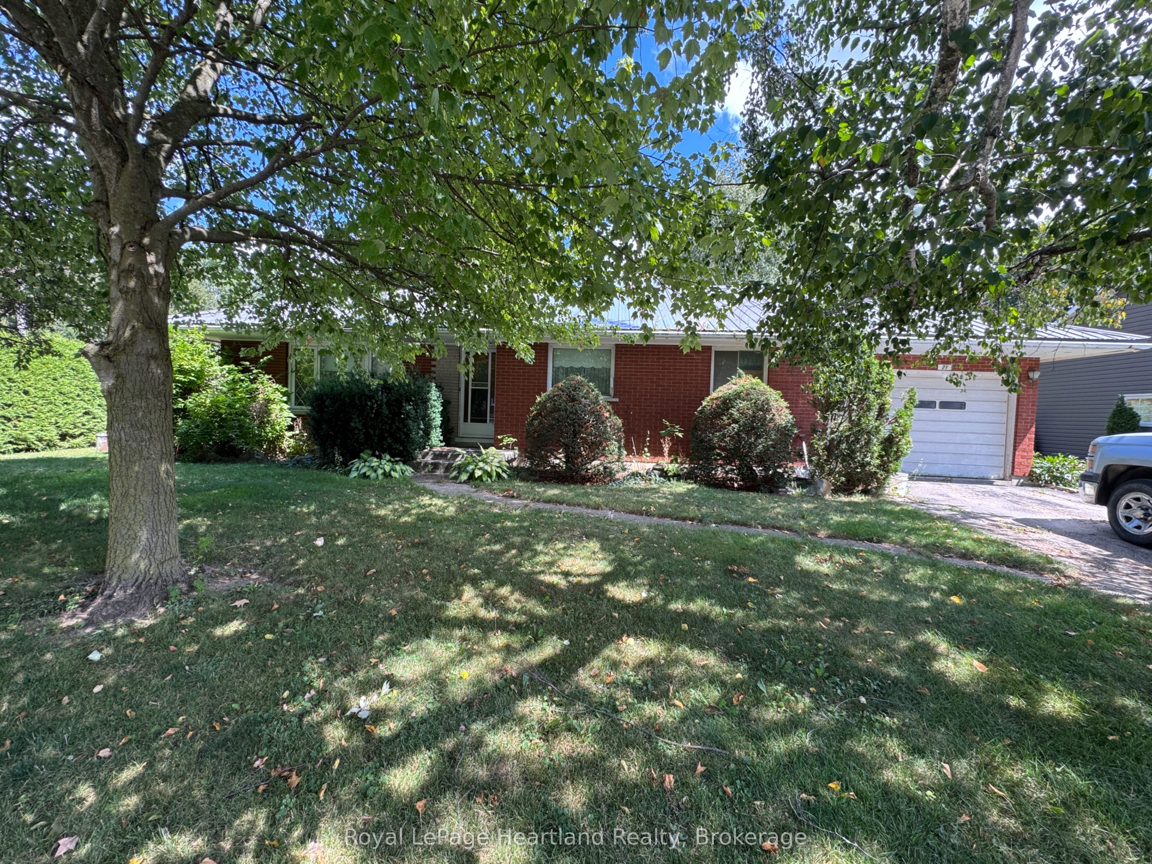 2021 Princess Street N, Howick, ON N0G 1X0