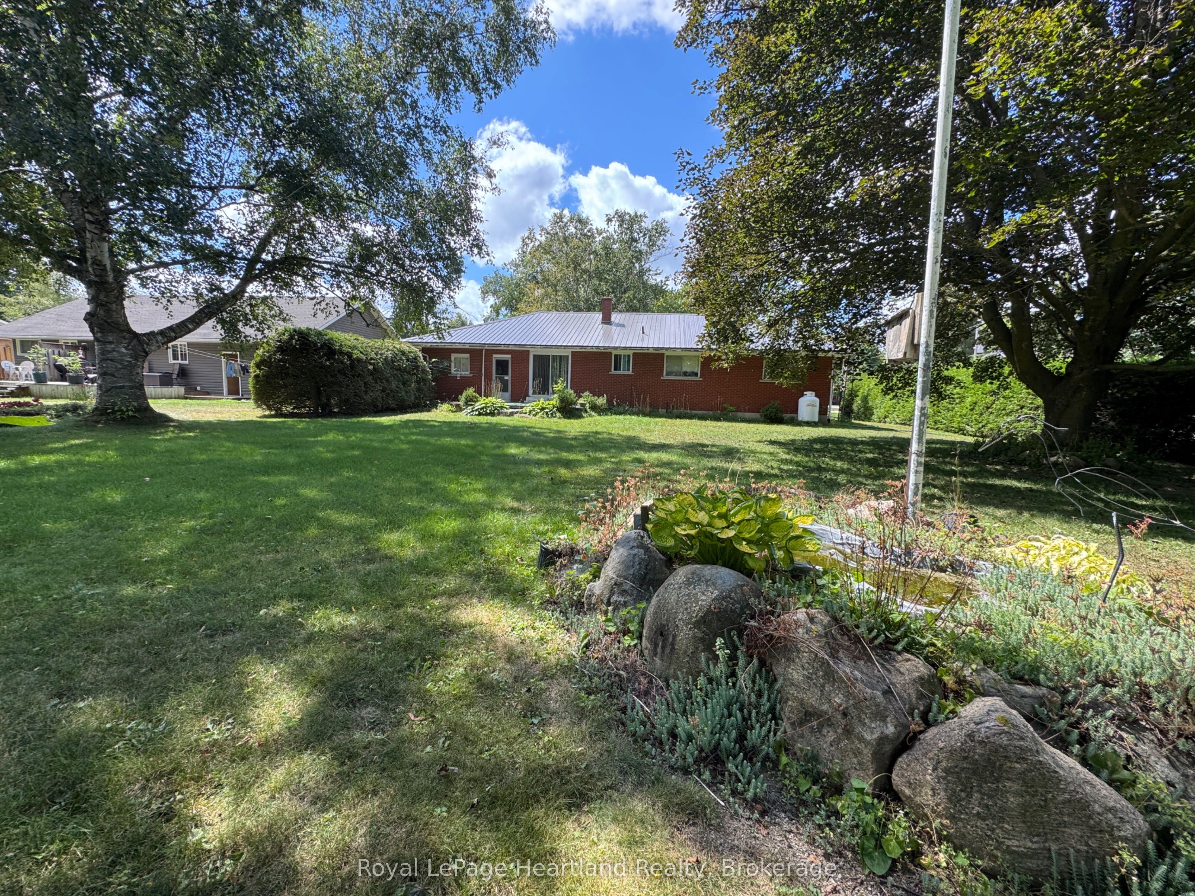 2021 Princess Street N, Howick, ON N0G 1X0 photo 2