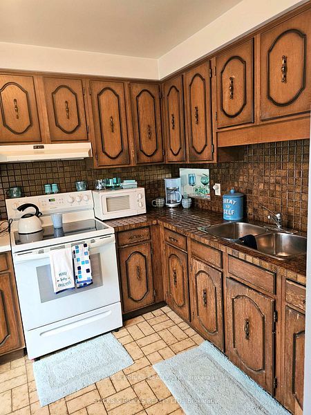 5815 Swayze Drive 1, Niagara Falls, ON L2J 3W3 photo 3