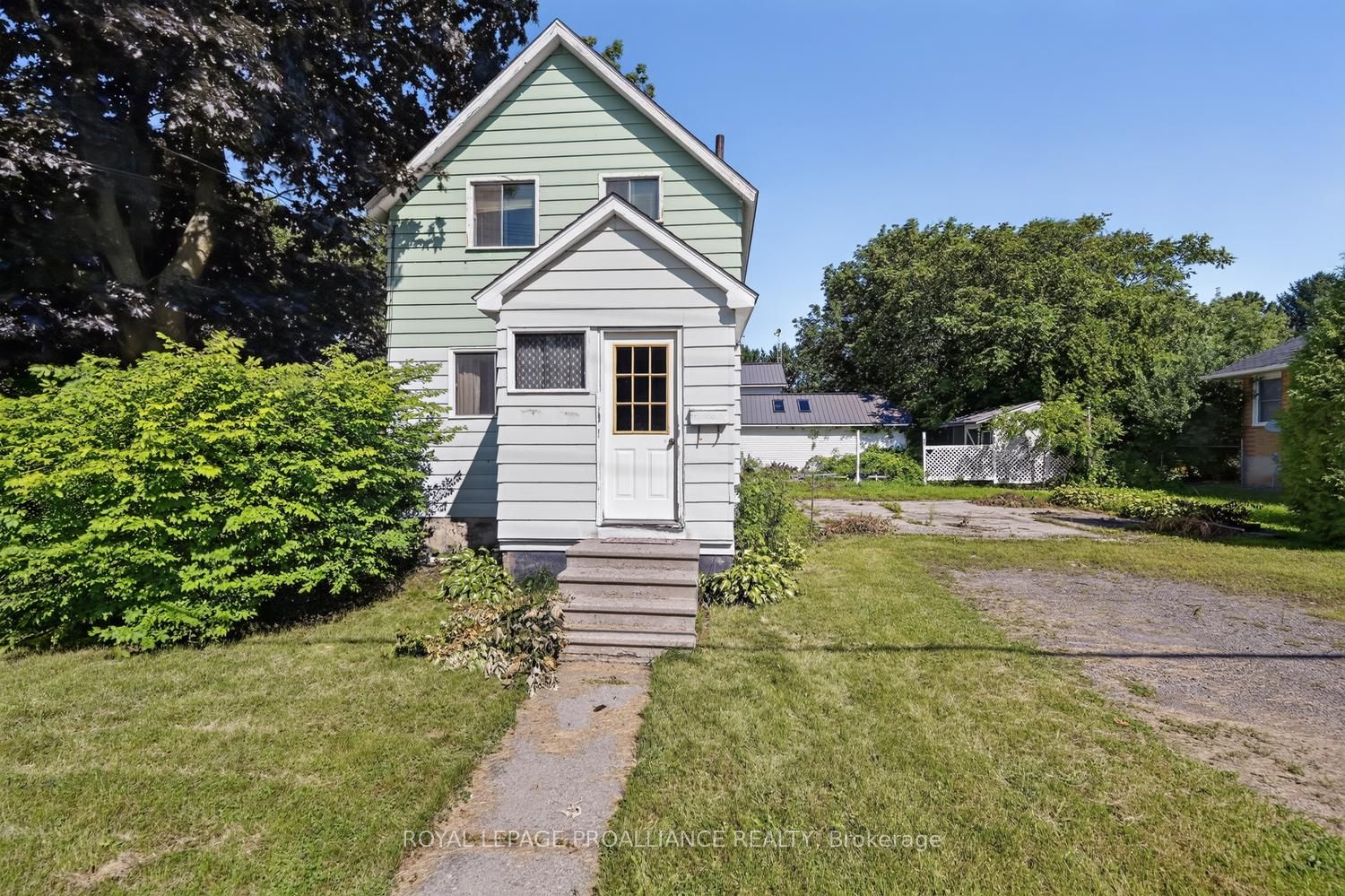 300 Park Street E, Prescott, ON K0E 1T0