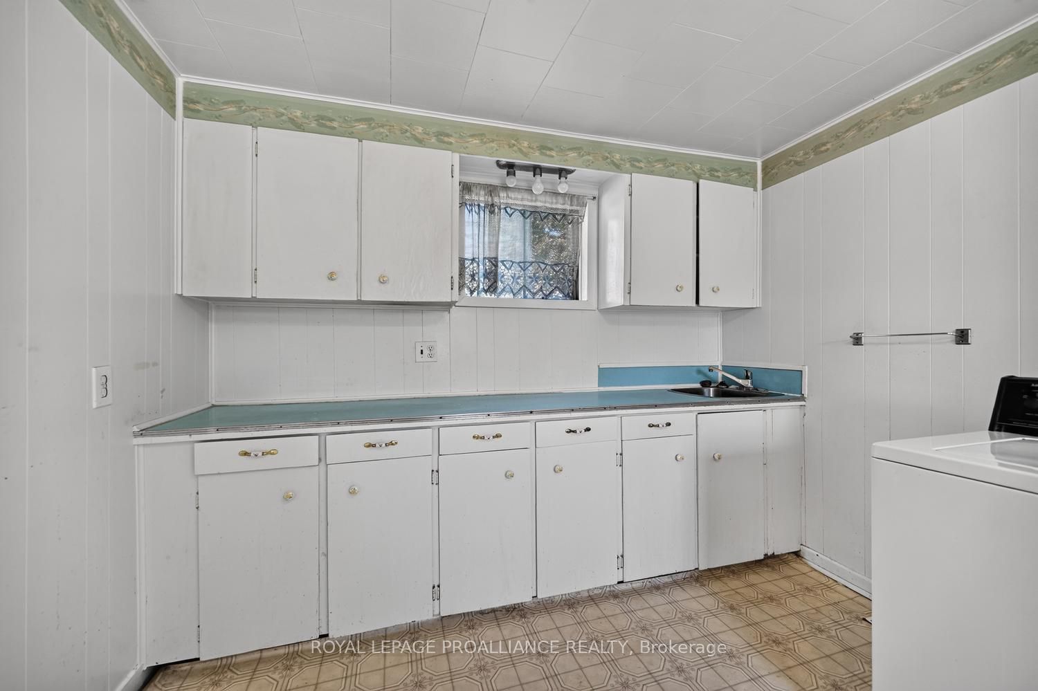 300 Park Street E, Prescott, ON K0E 1T0 photo 5