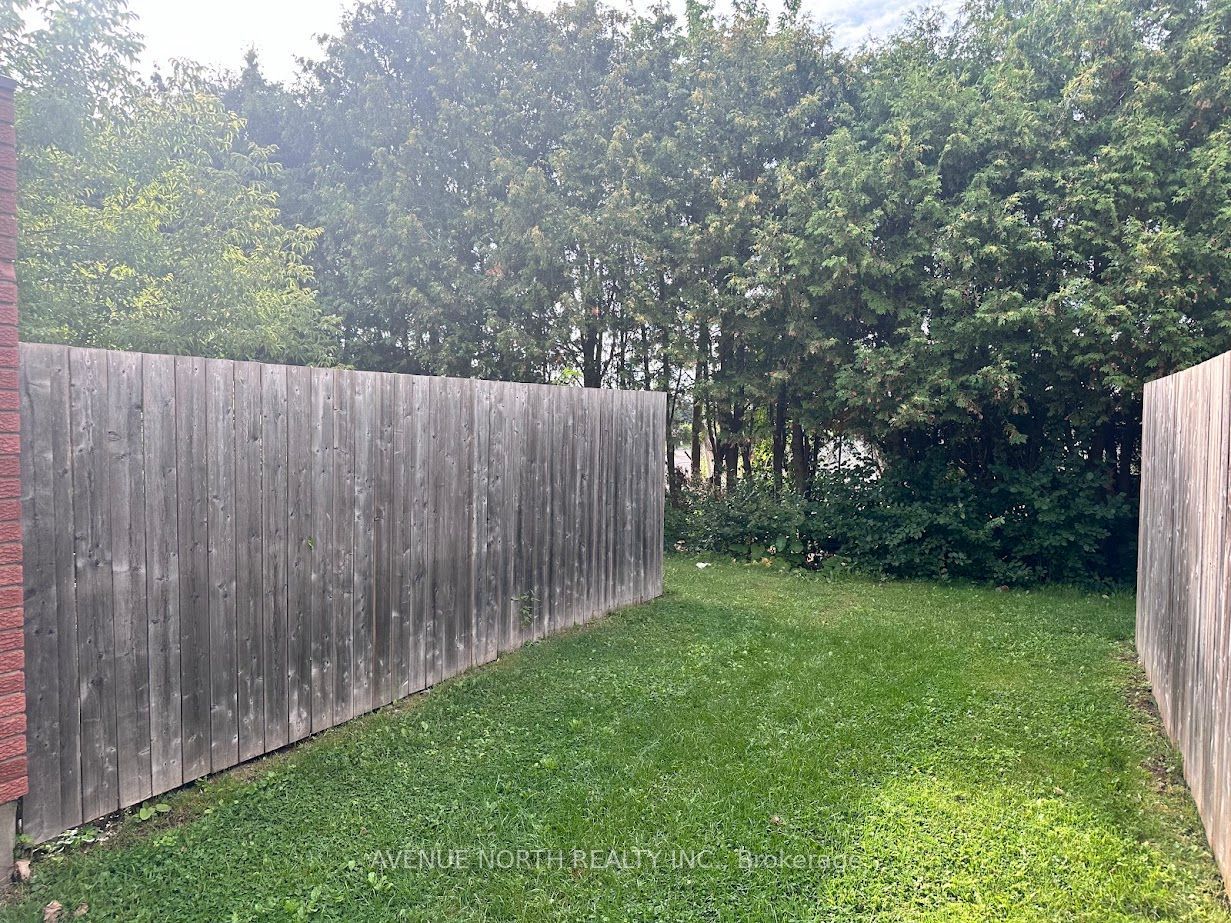1352 Foxwell Street, Cyrville - Carson Grove - Pineview, ON K1B 5J2 photo 4