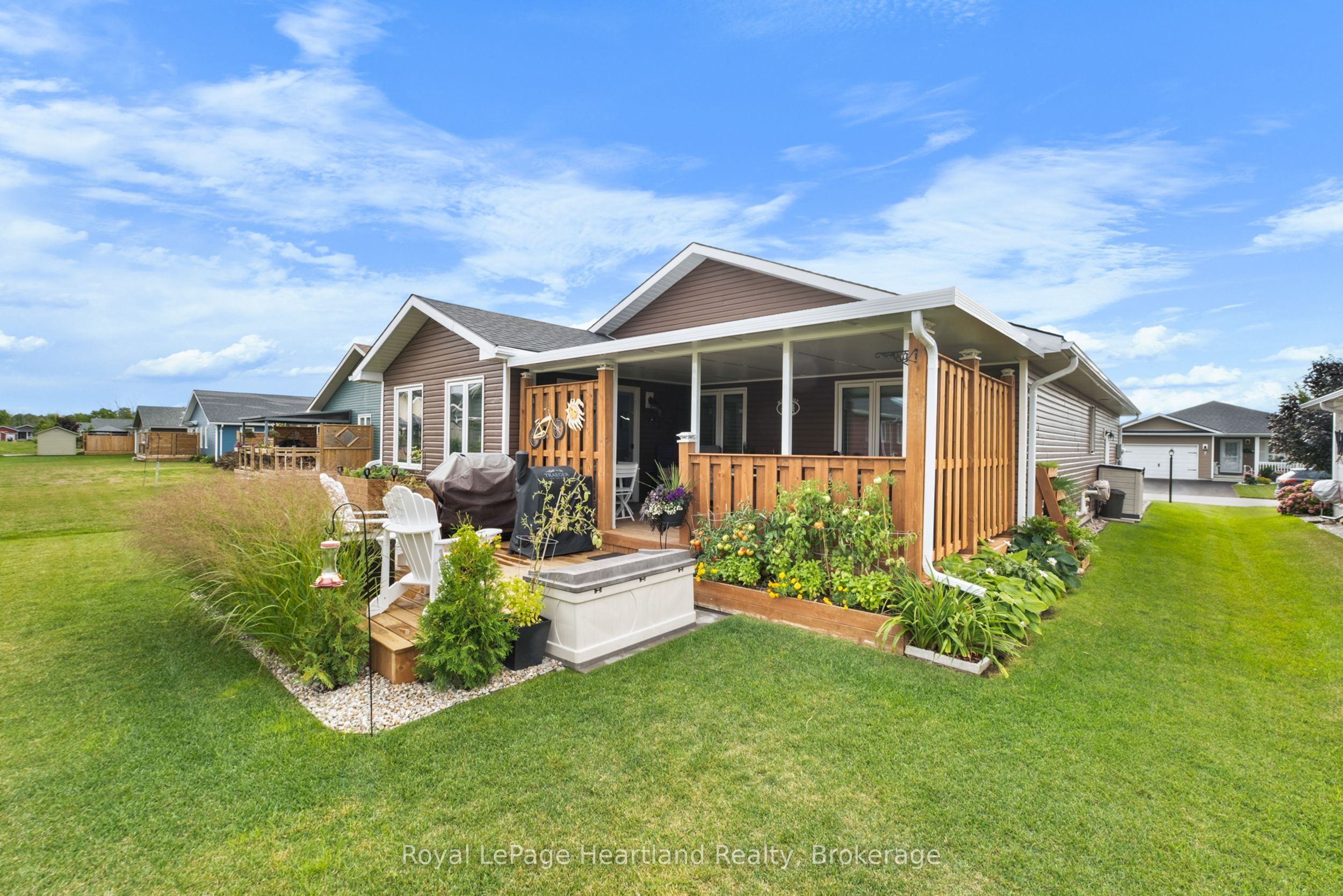 8 Windward Way N, Ashfield-Colborne-Wawanosh, ON N7A 0B2 photo 2