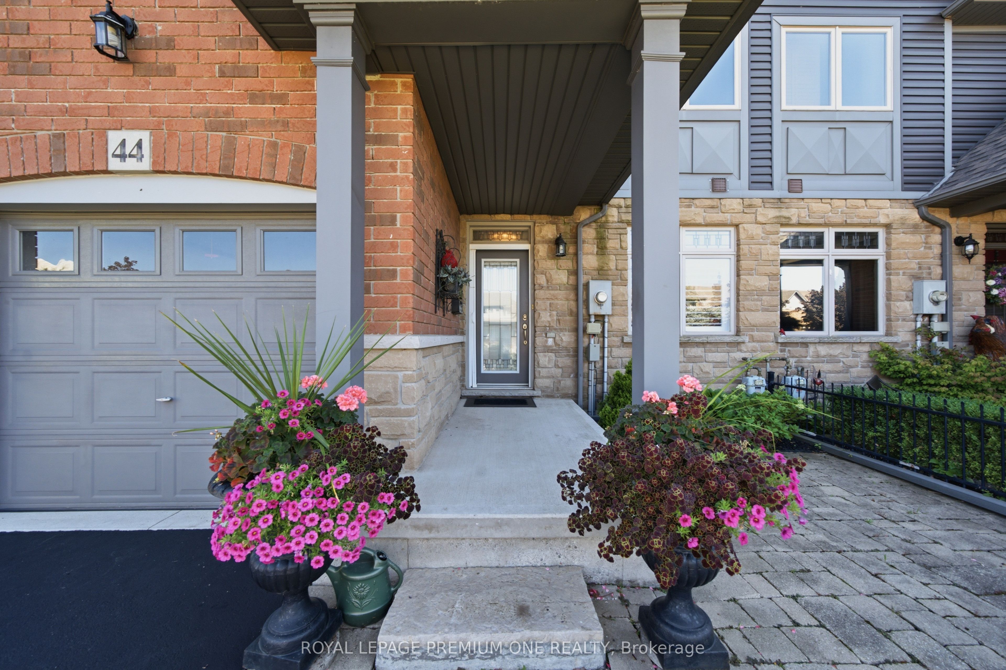 44 Conrad Place, Grimsby, ON L3M 5S5 photo 3