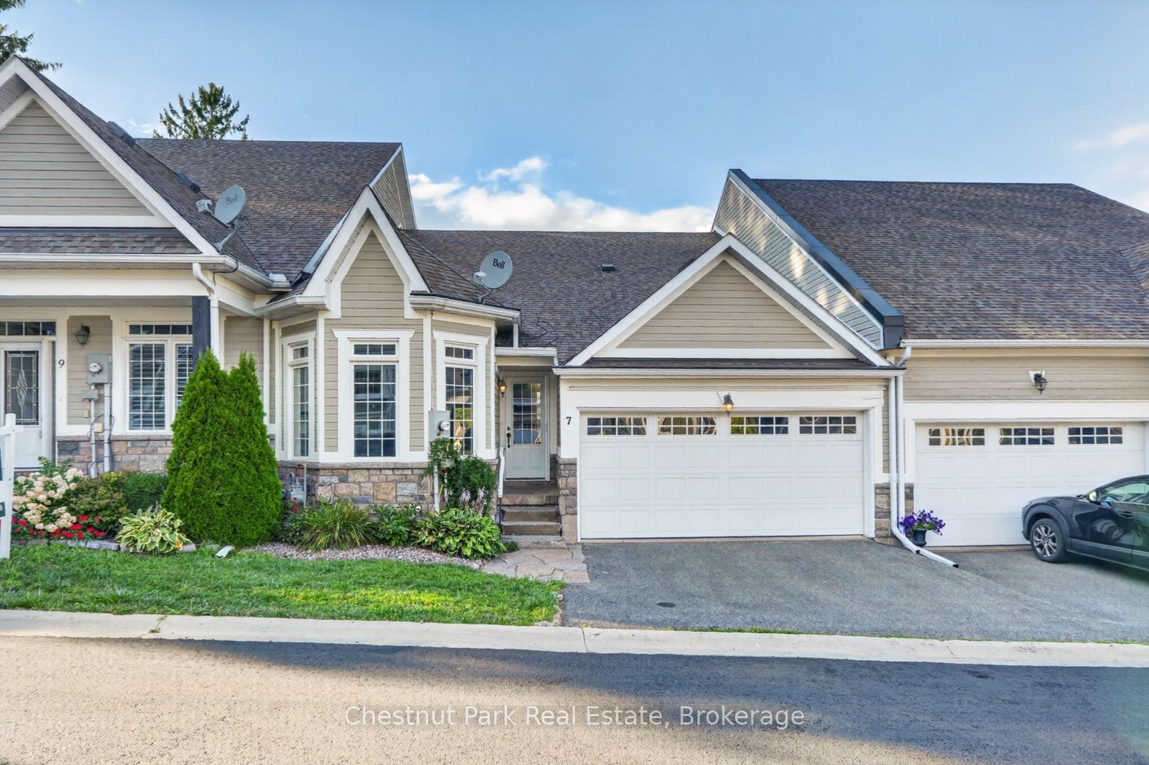 7 Stormont Court, Bracebridge, ON P1L 0B7 photo 2