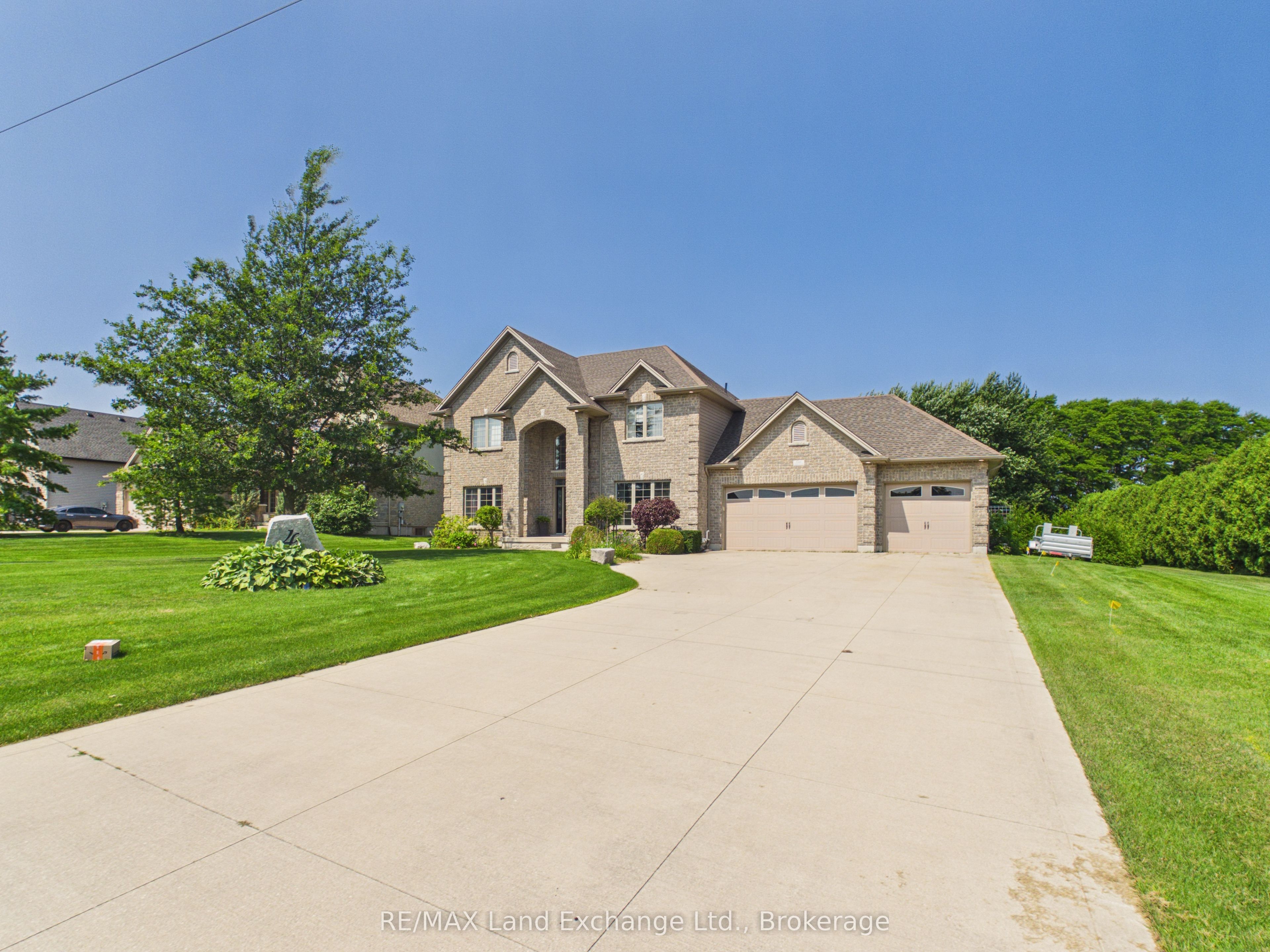 4 Scott Crescent, Huron-Kinloss, ON N2Z 0C6