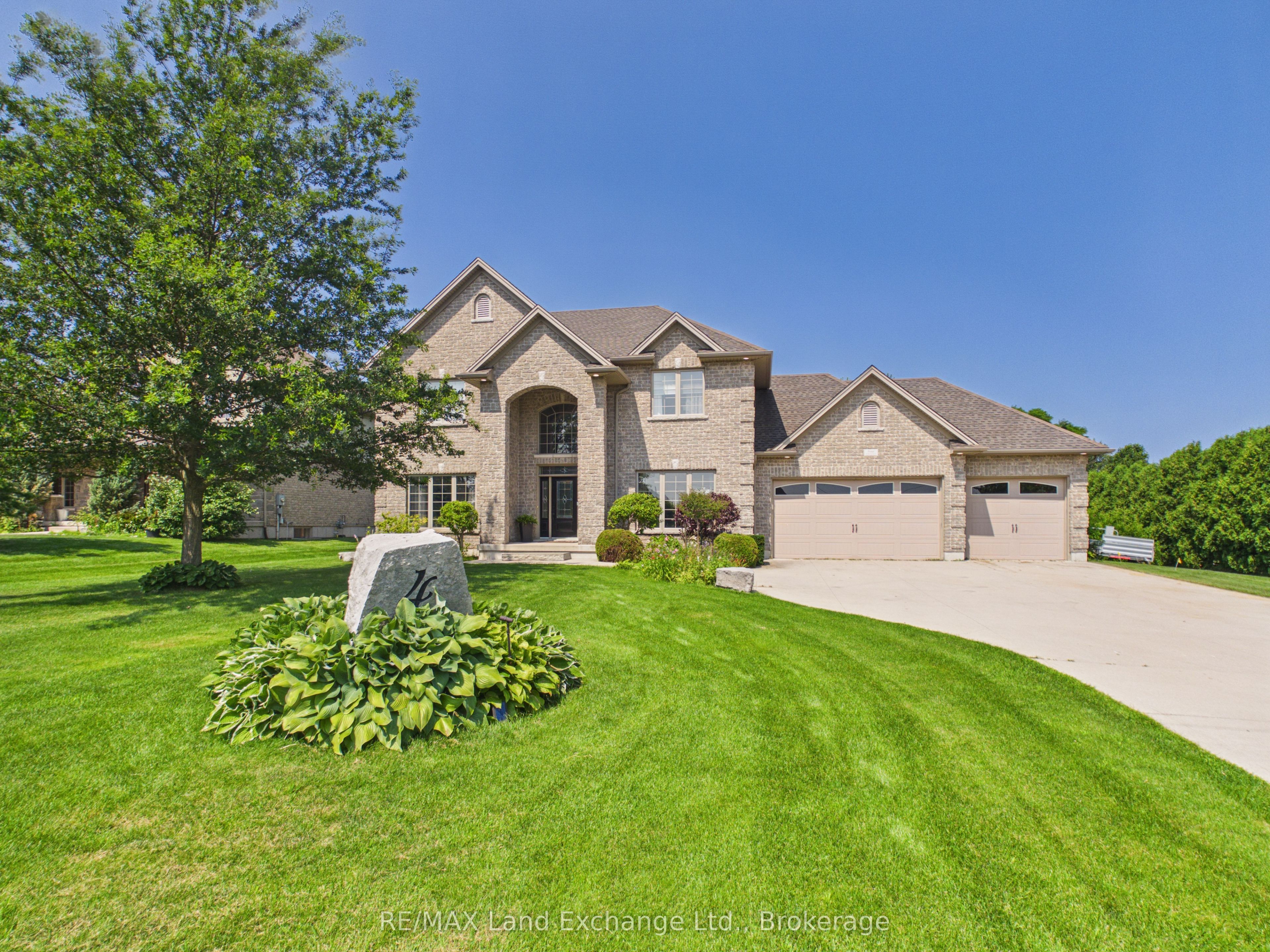 4 Scott Crescent, Huron-Kinloss, ON N2Z 0C6 photo 2