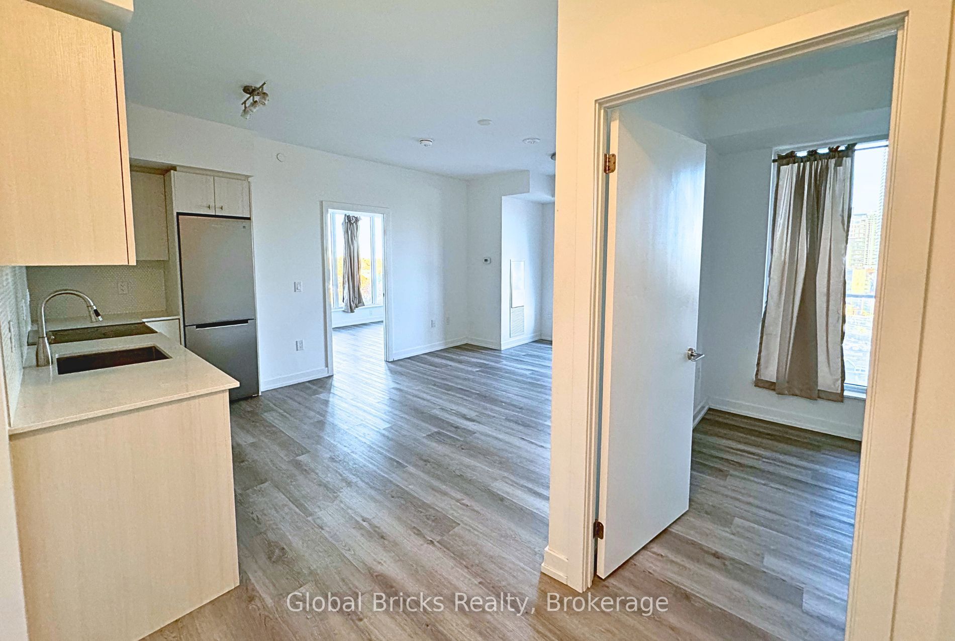 5 Wellington Street S 612, Kitchener, ON N2G 0E3 photo 5