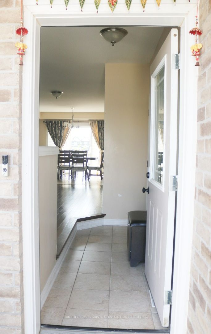 6039 Ernest Crescent, Niagara Falls, ON L2H 0H9 photo 2