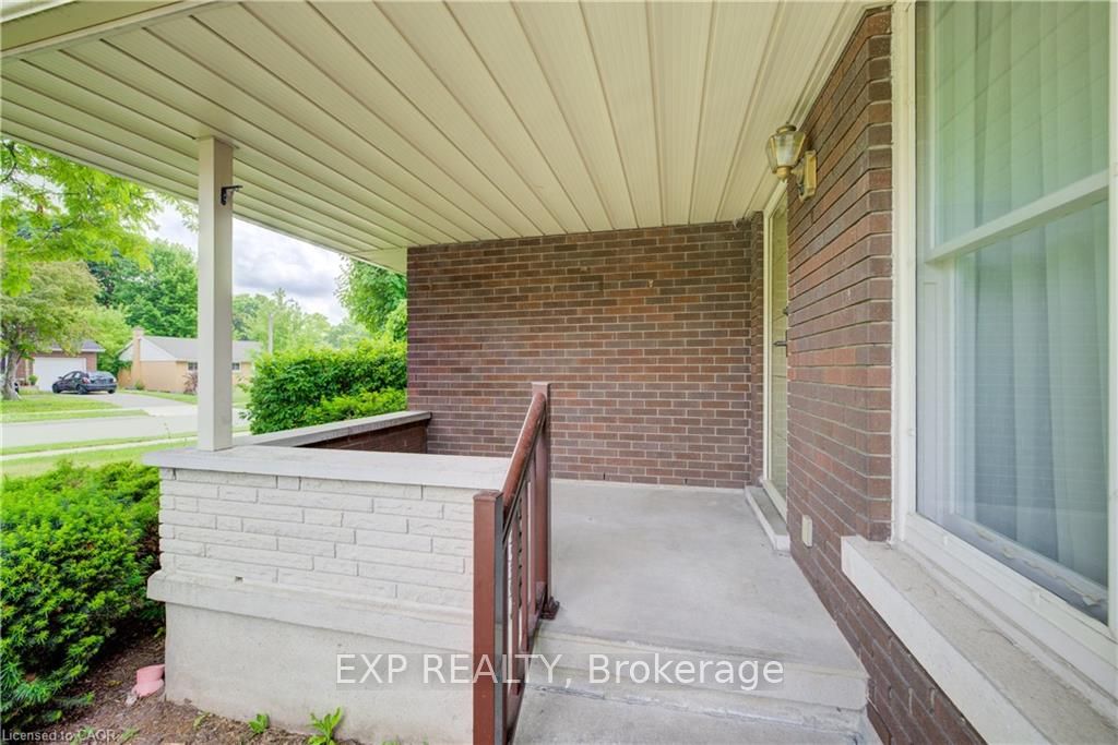244 Royal Street, Waterloo, ON N2J 2J2 photo 4