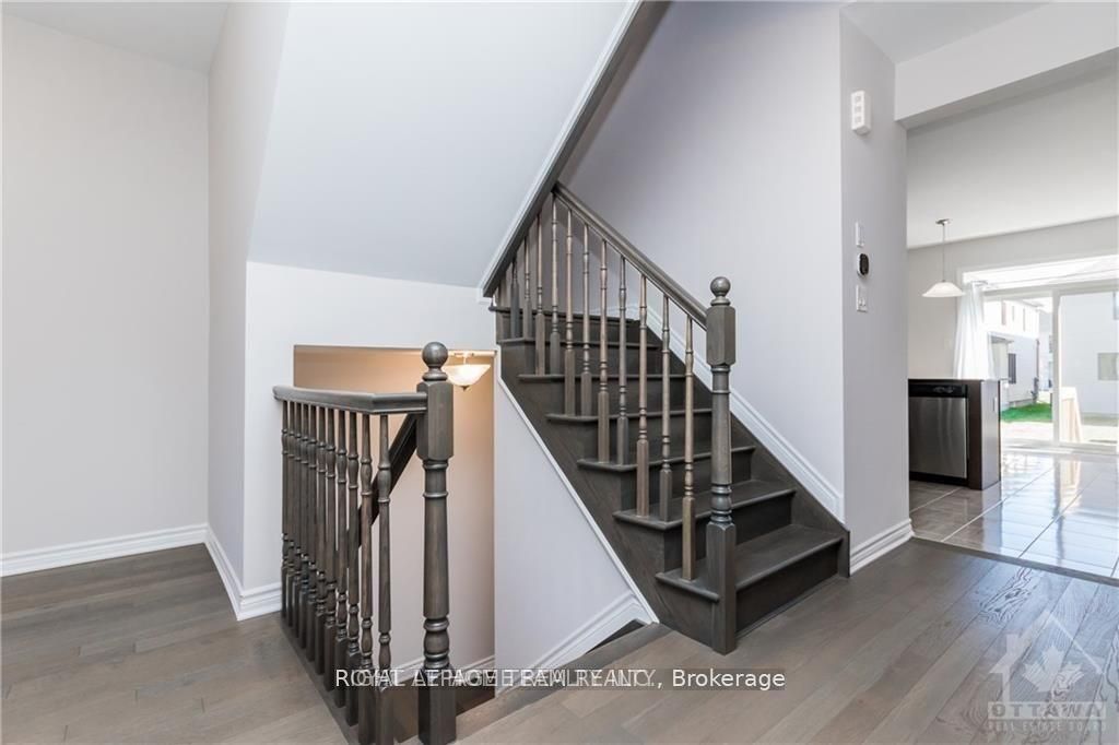 109 Falabella Street, Stittsville - Munster - Richmond, ON K2S 0X7 photo 5