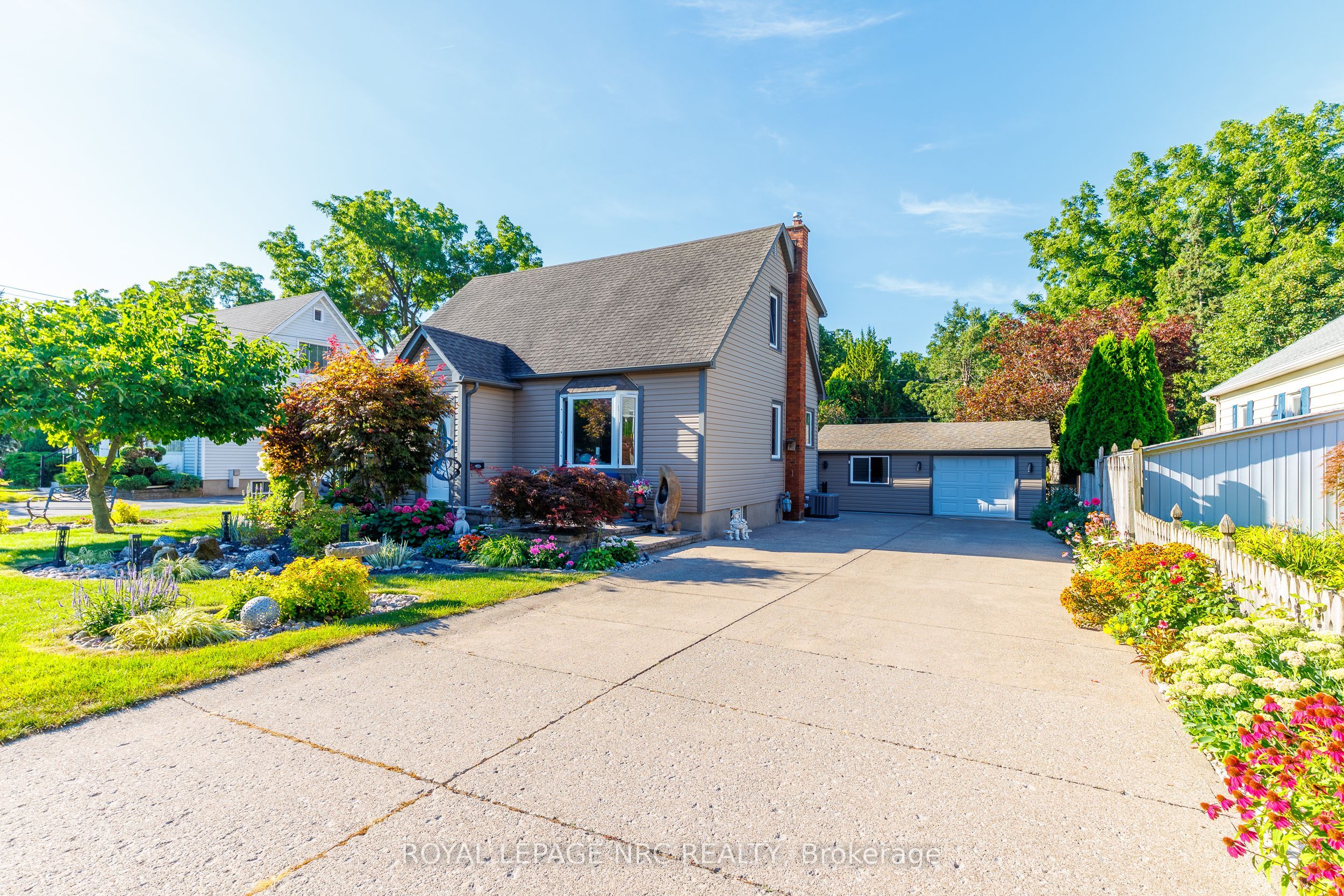 7 Philpark Road, St. Catharines, ON L2N 4E4