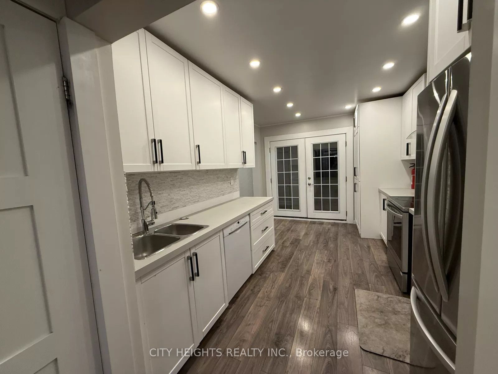 22 Harvey Street, Hamilton, ON L8L 2L8